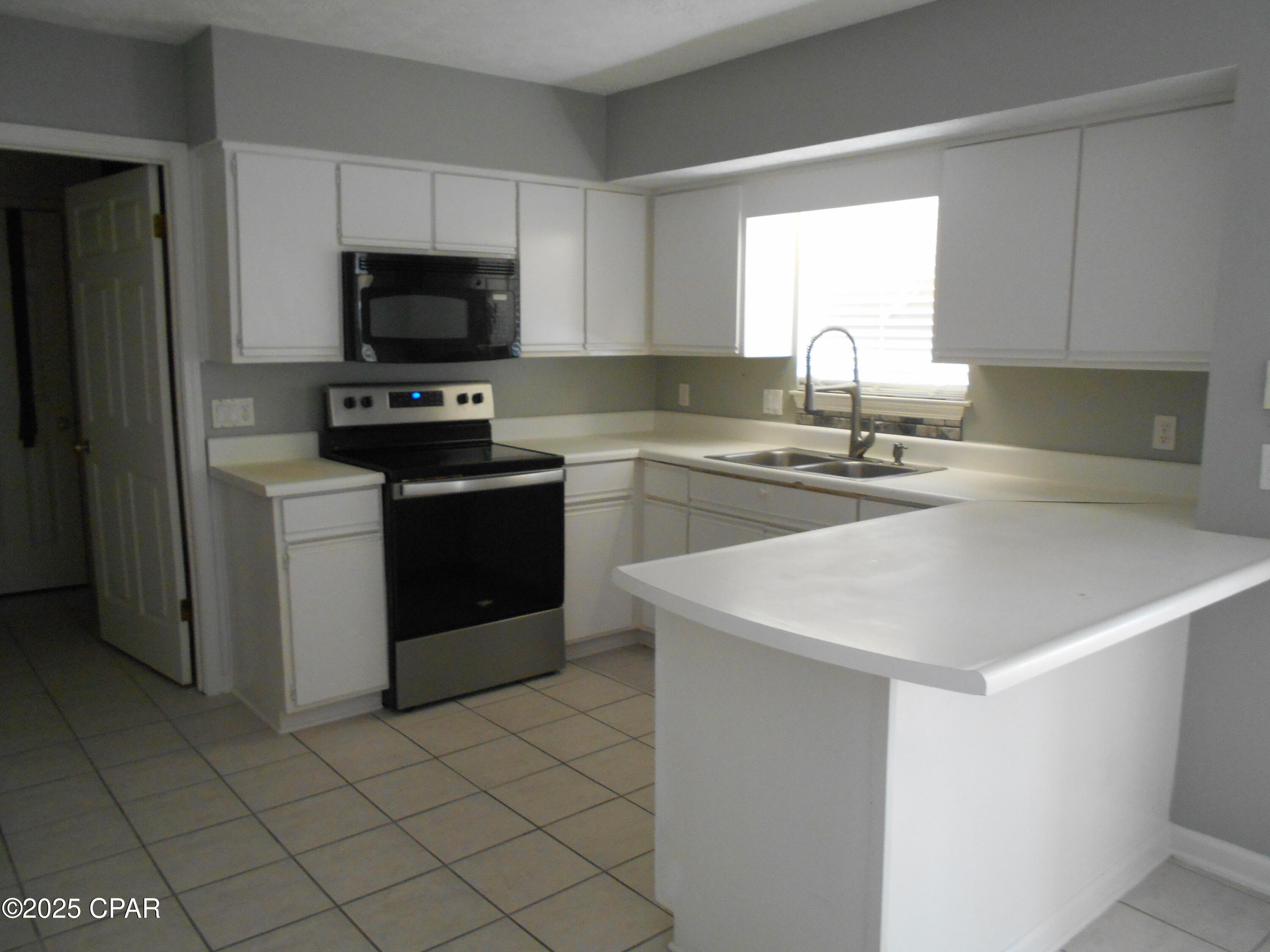 Image 4 For 104 Country Place