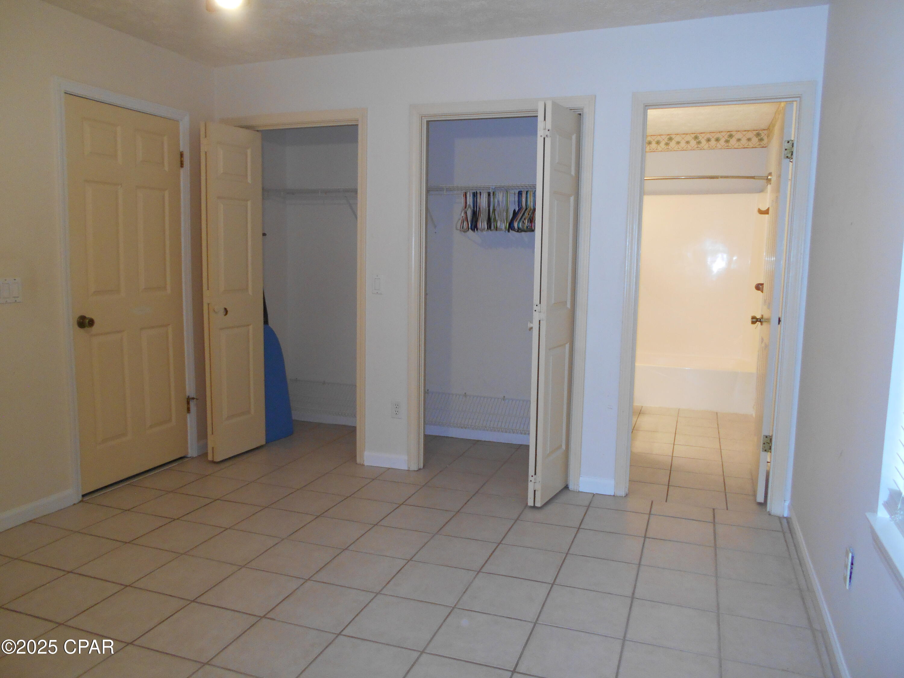 Image 6 For 104 Country Place