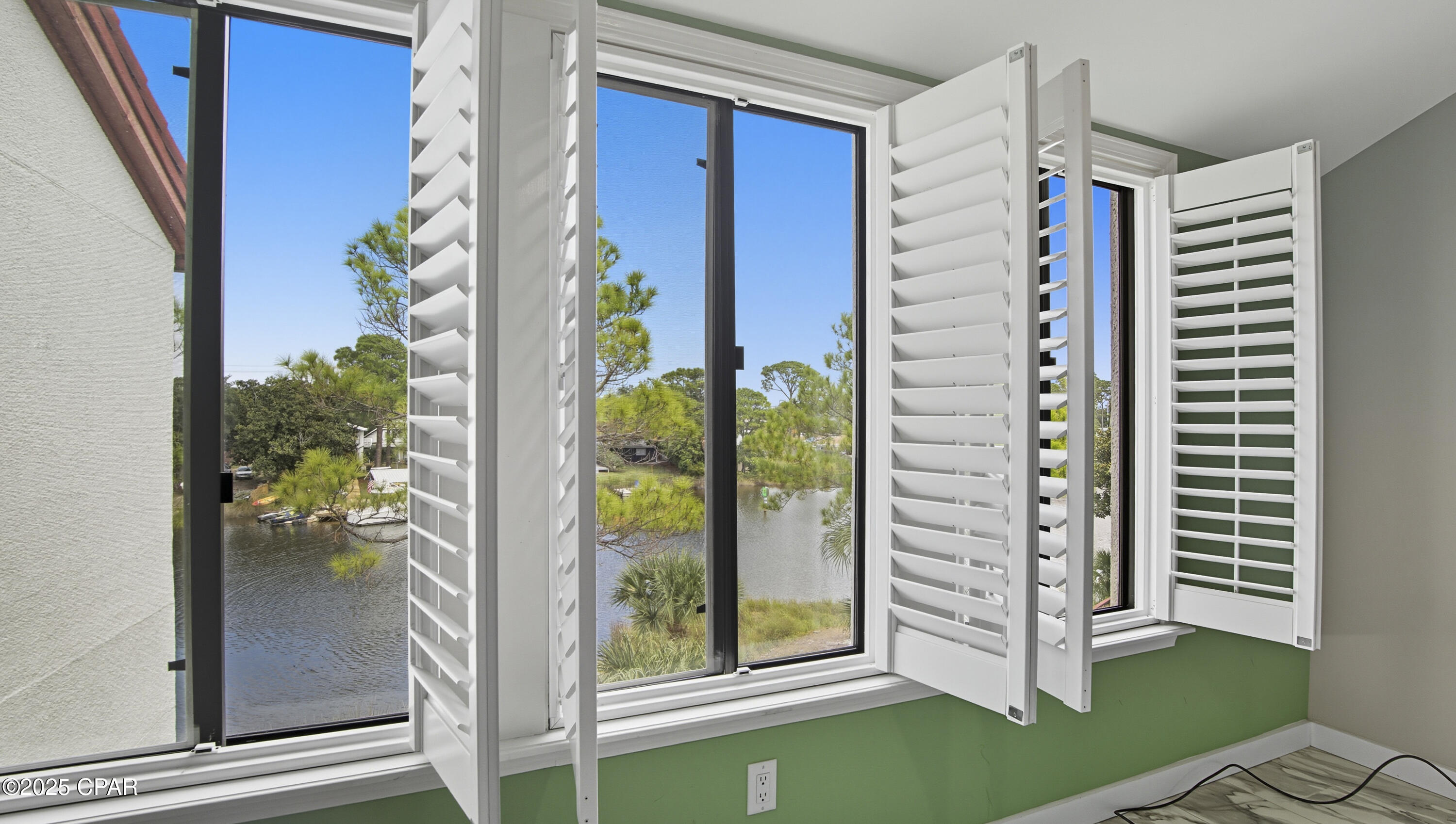 Image 15 For 8730 Thomas Drive 113