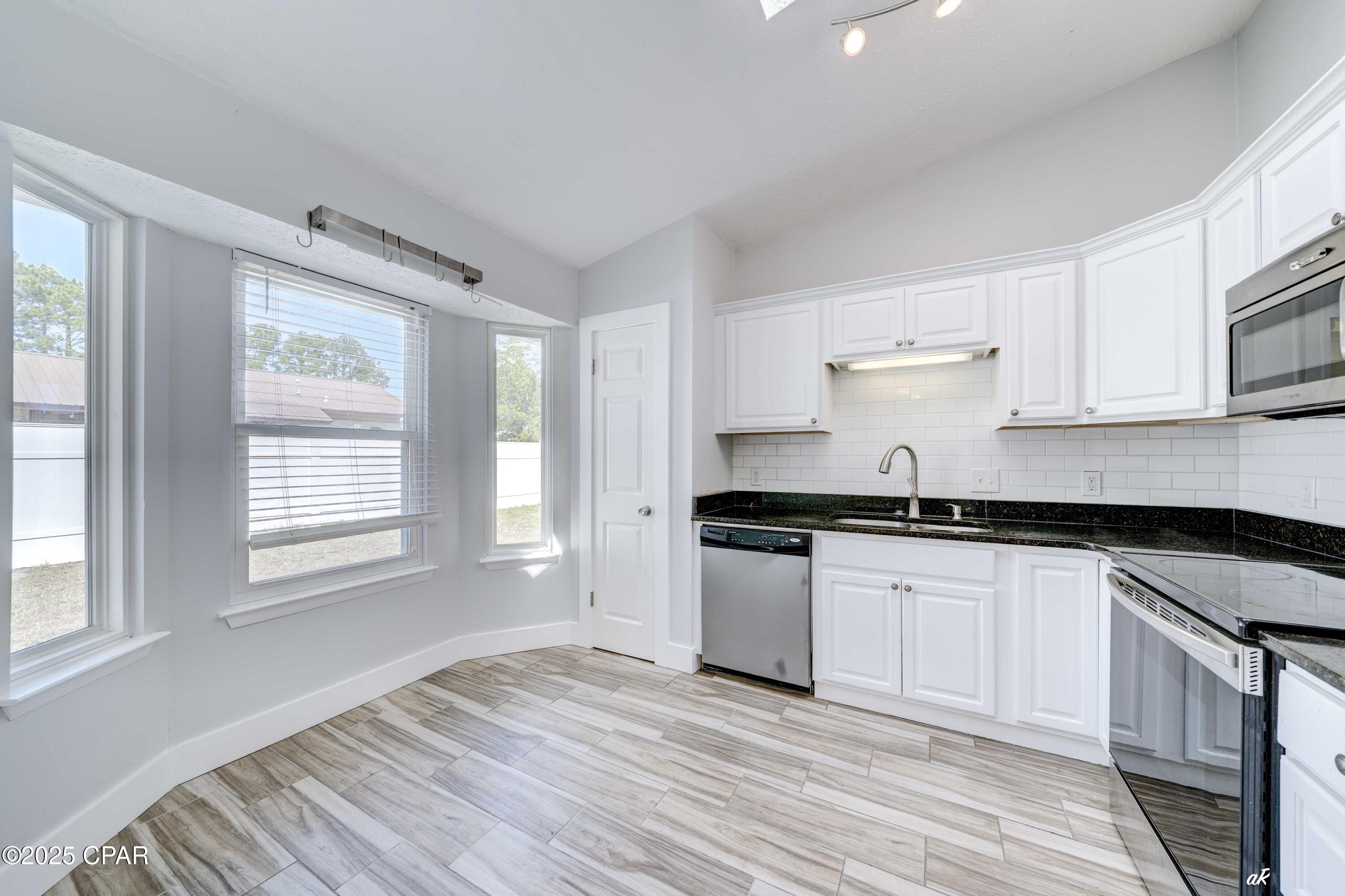 Image 12 For 911 Pelican Place