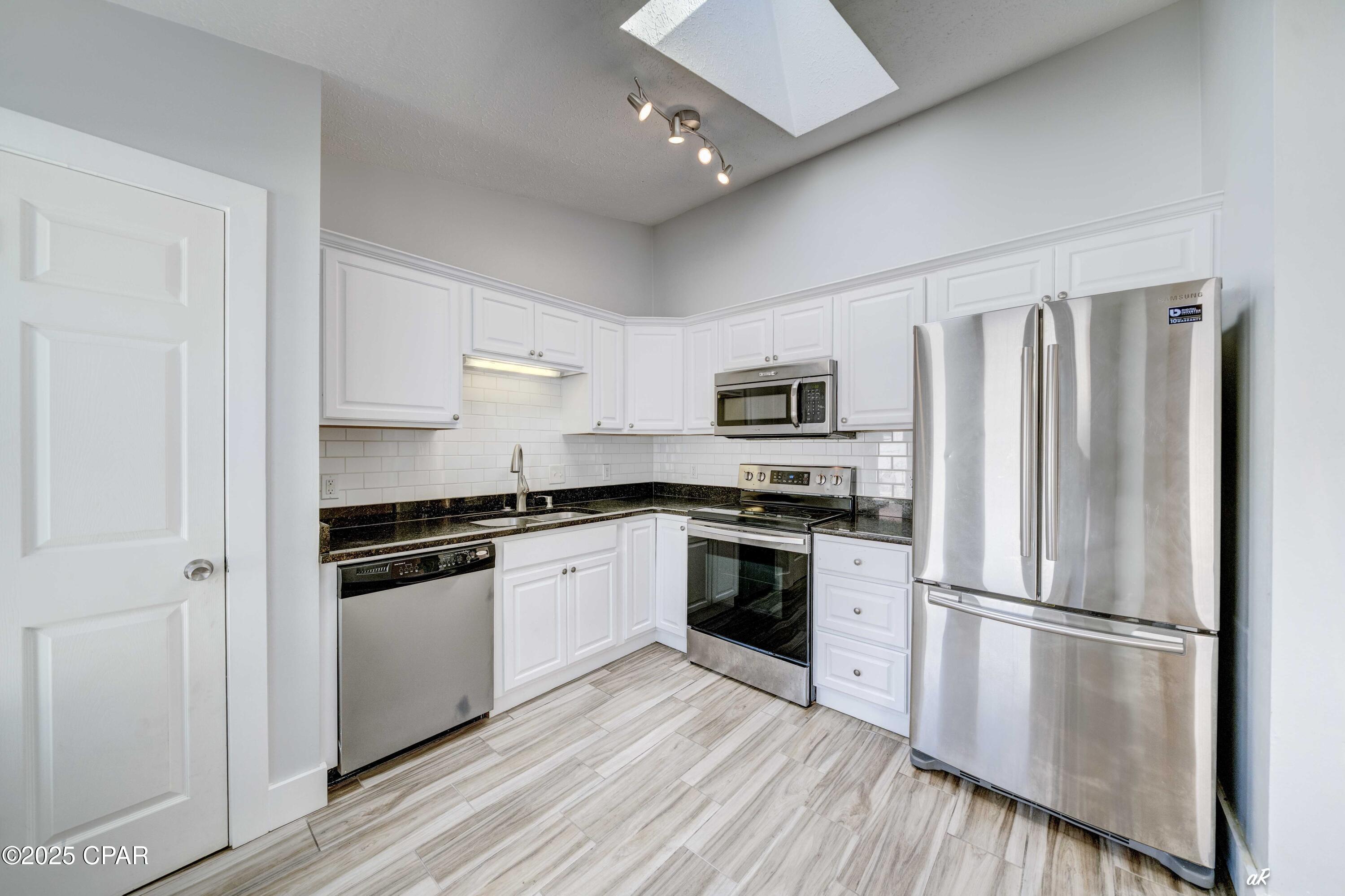 Image 13 For 911 Pelican Place