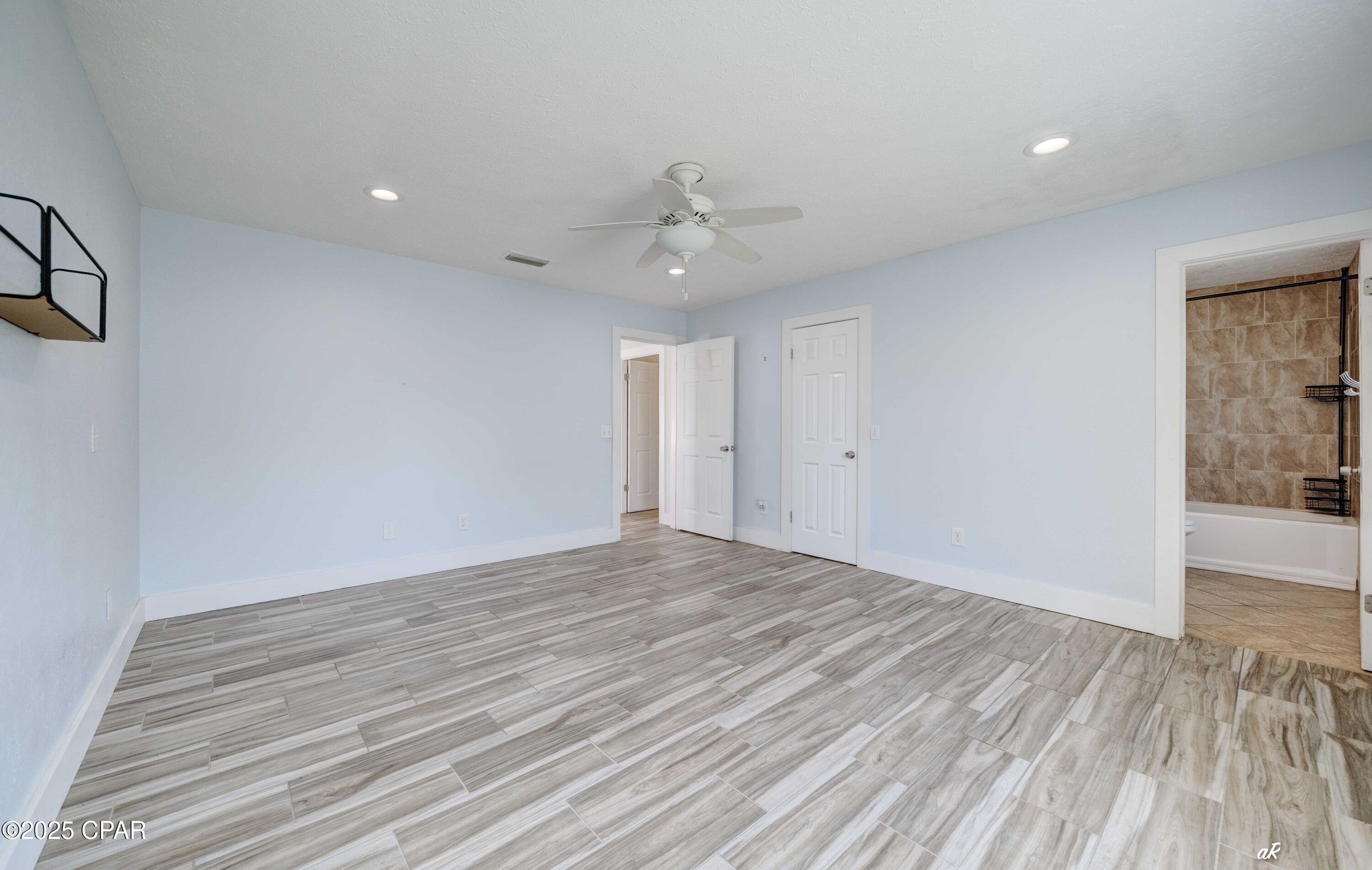 Image 17 For 911 Pelican Place