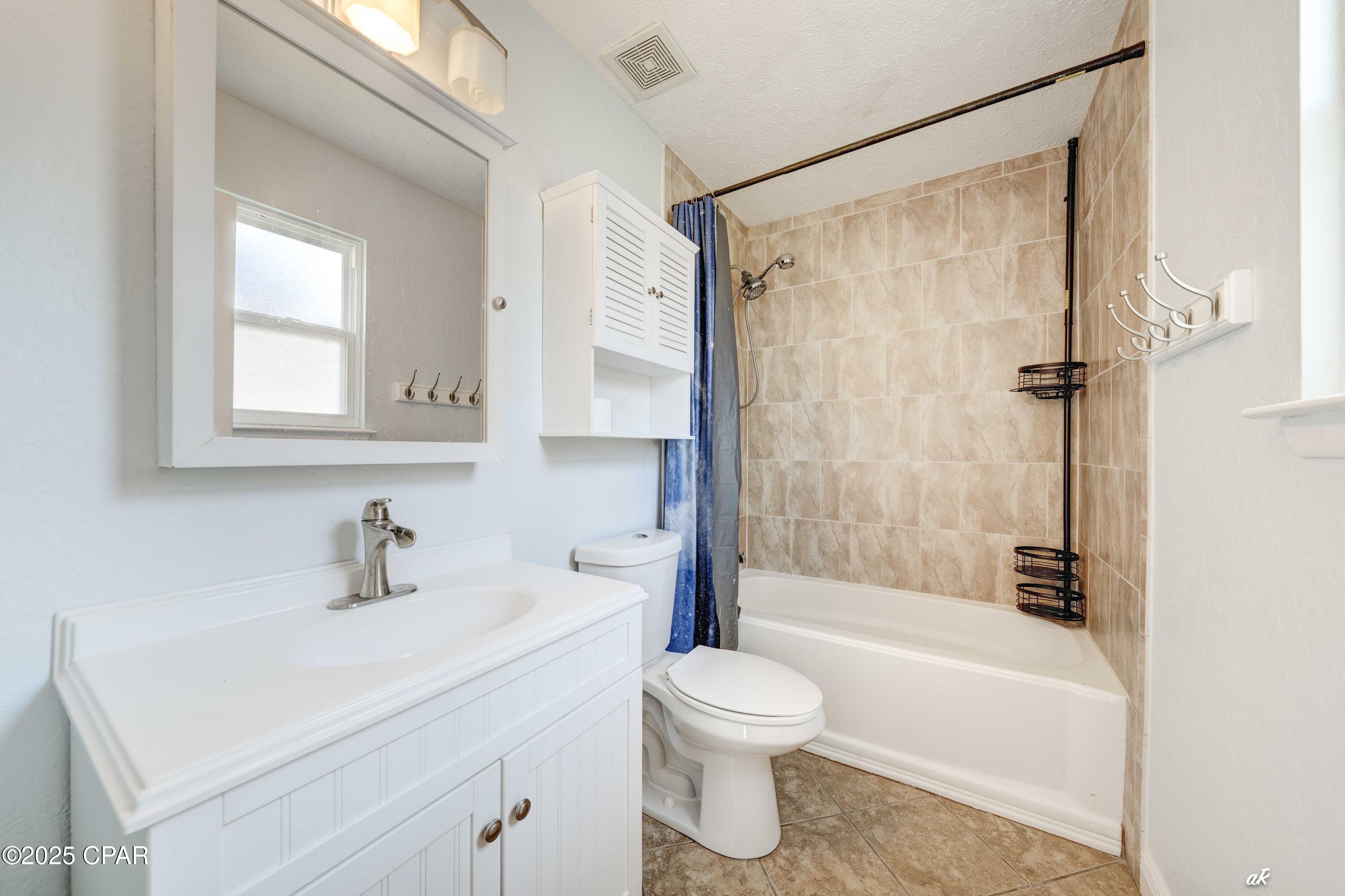 Image 19 For 911 Pelican Place