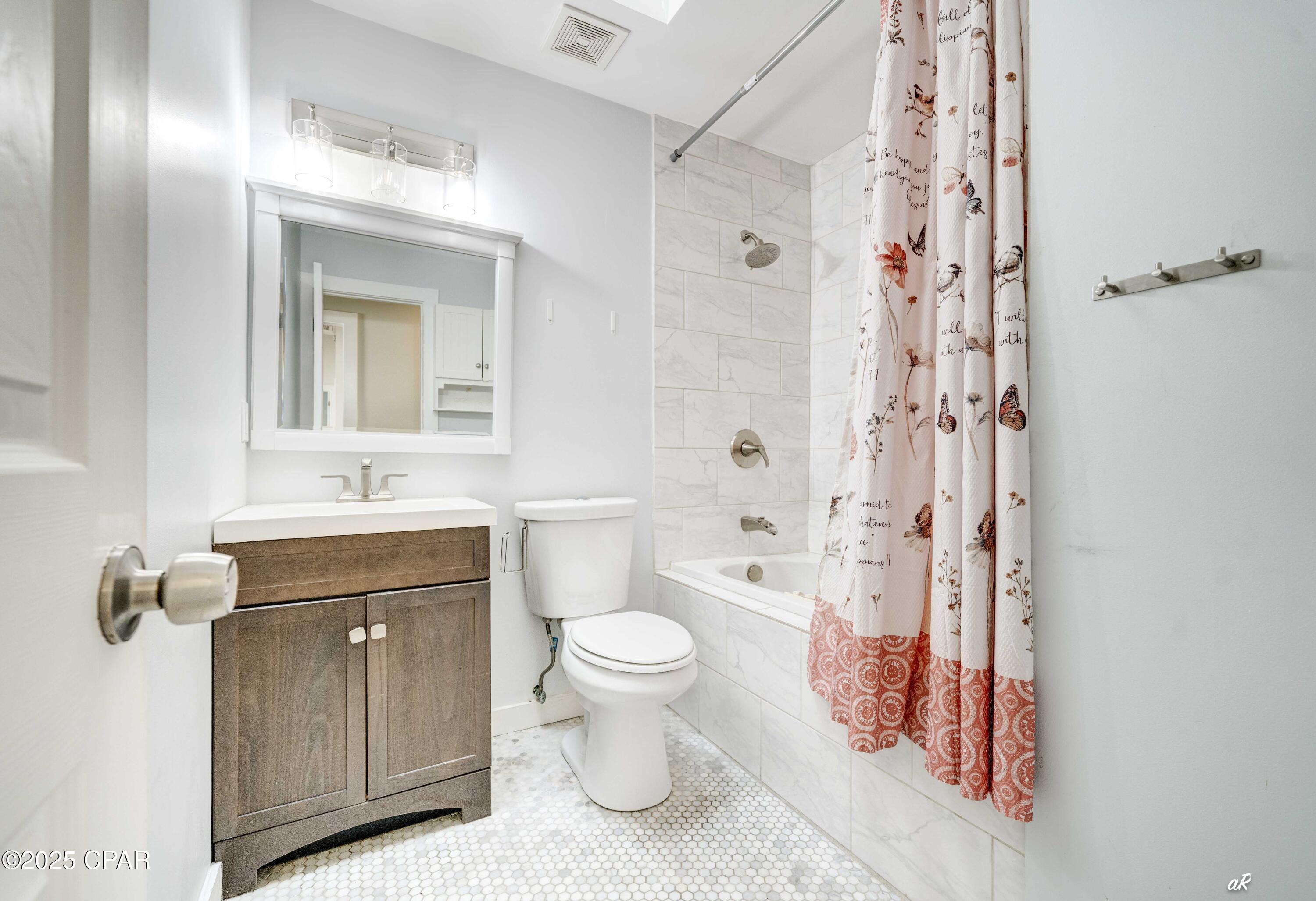 Image 22 For 911 Pelican Place