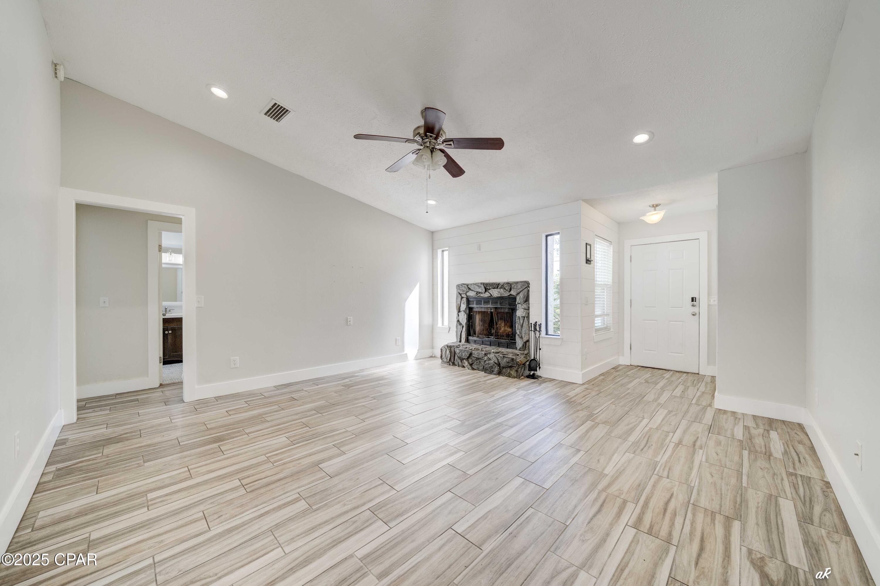 Image 9 For 911 Pelican Place