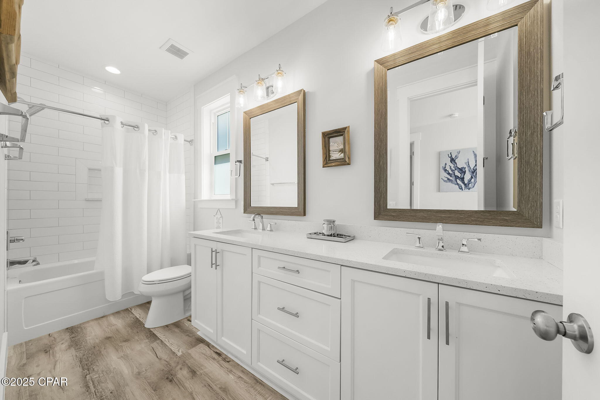 Image 34 For 19914 Front Beach Road