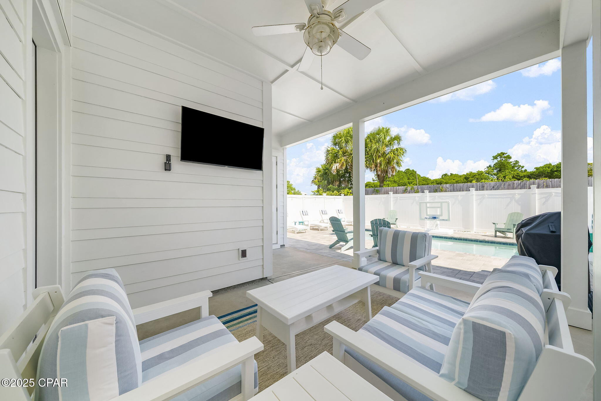 Listing photo id 46 for 19914 Front Beach Road