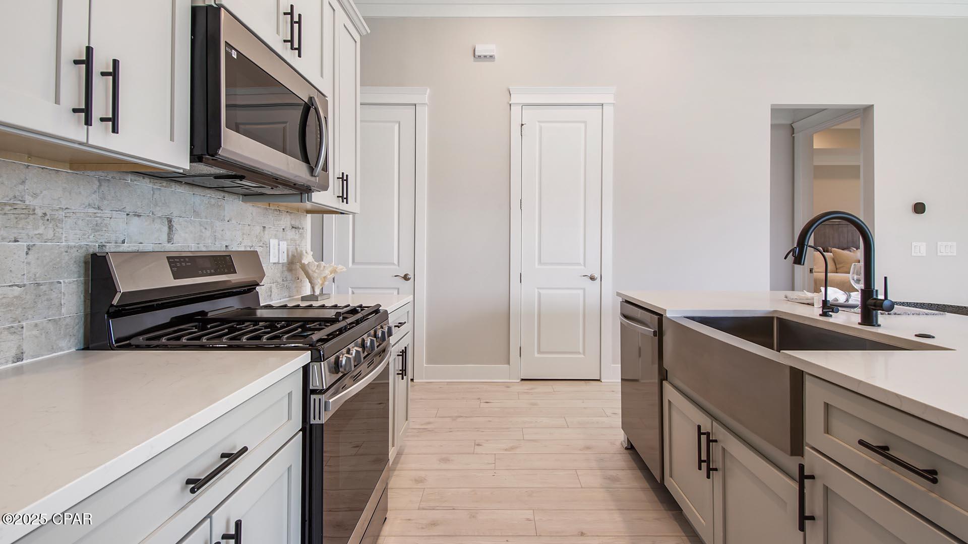 Image 10 For 860 Walsonham Drive