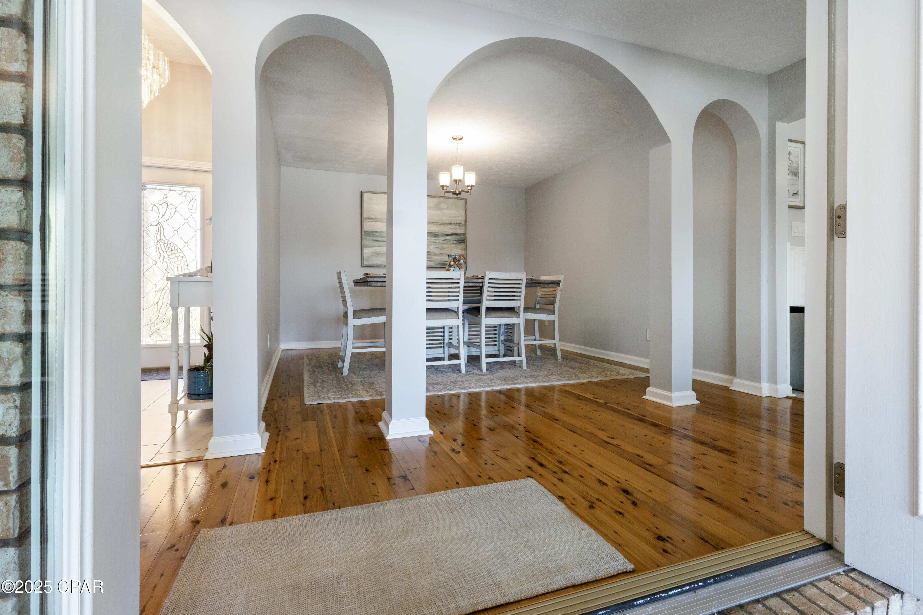 Listing photo id 17 for 7033 Benton Drive