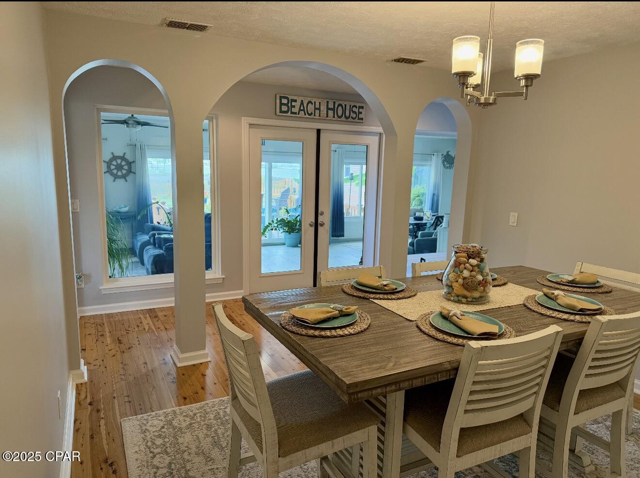 Listing photo id 18 for 7033 Benton Drive