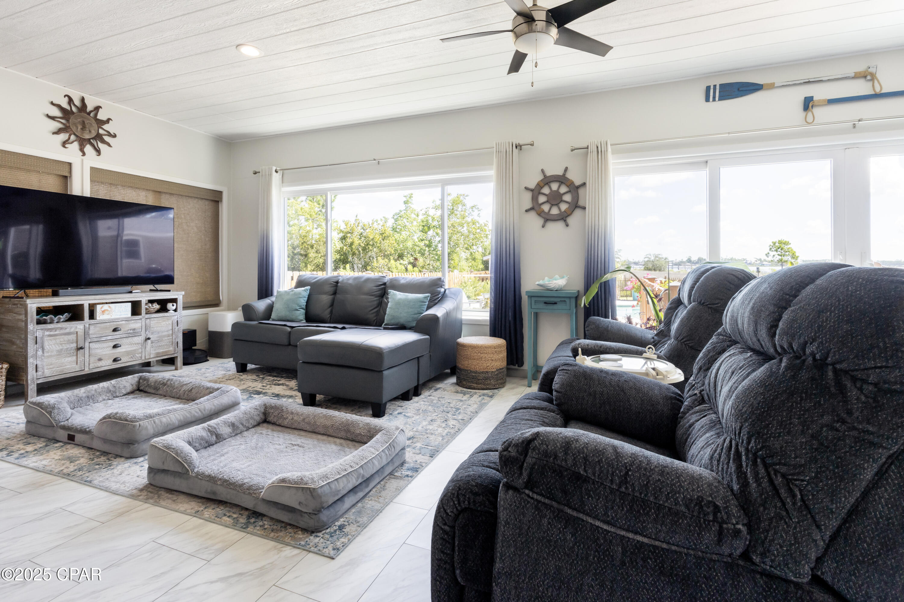 Listing photo id 21 for 7033 Benton Drive