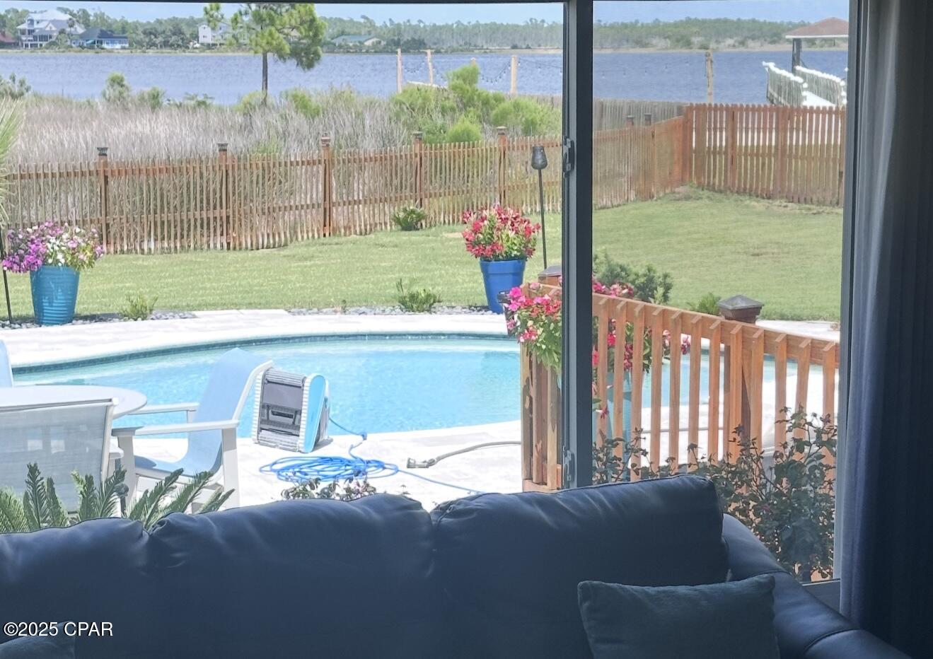 Listing photo id 23 for 7033 Benton Drive