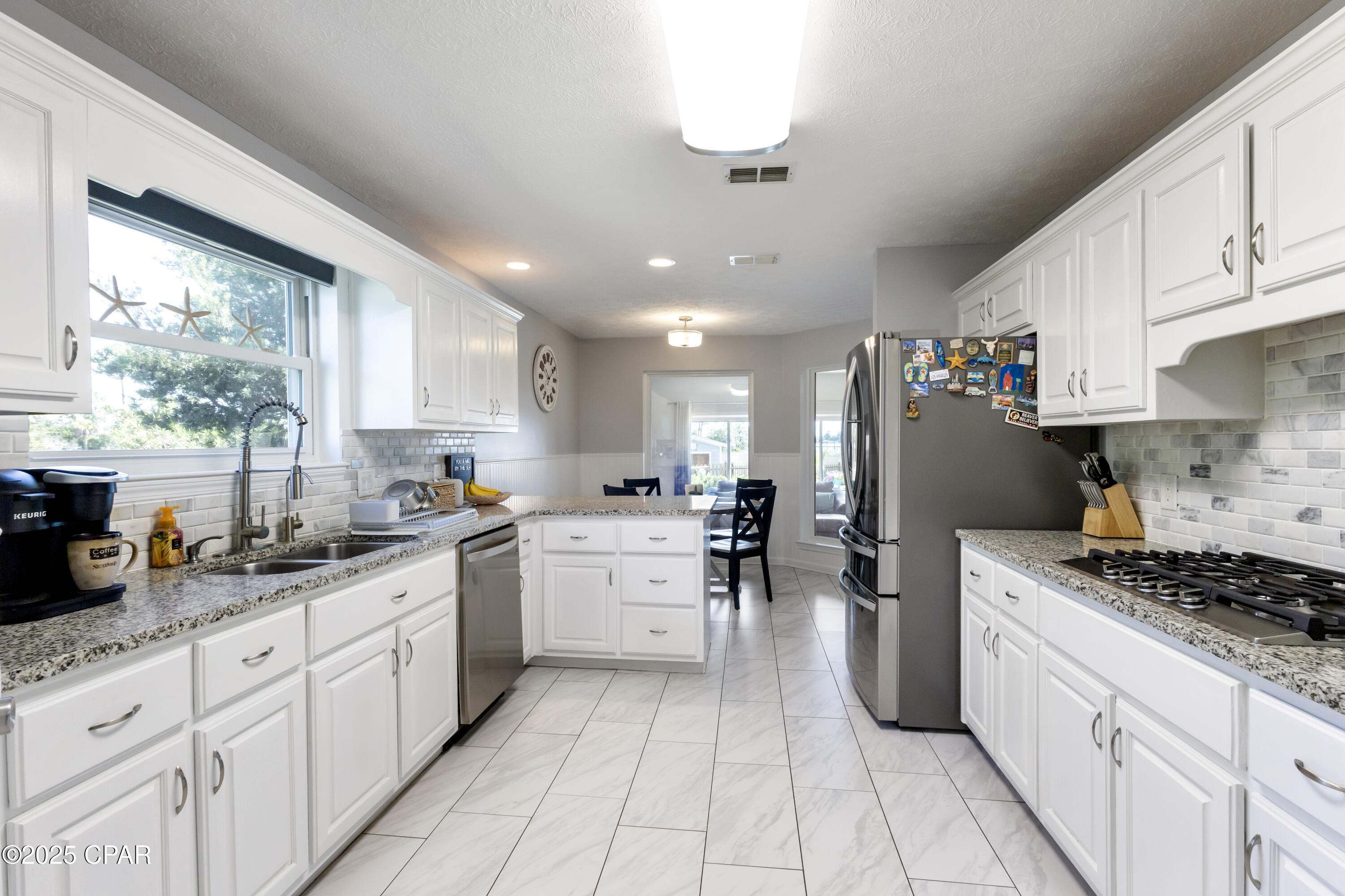 Listing photo id 24 for 7033 Benton Drive