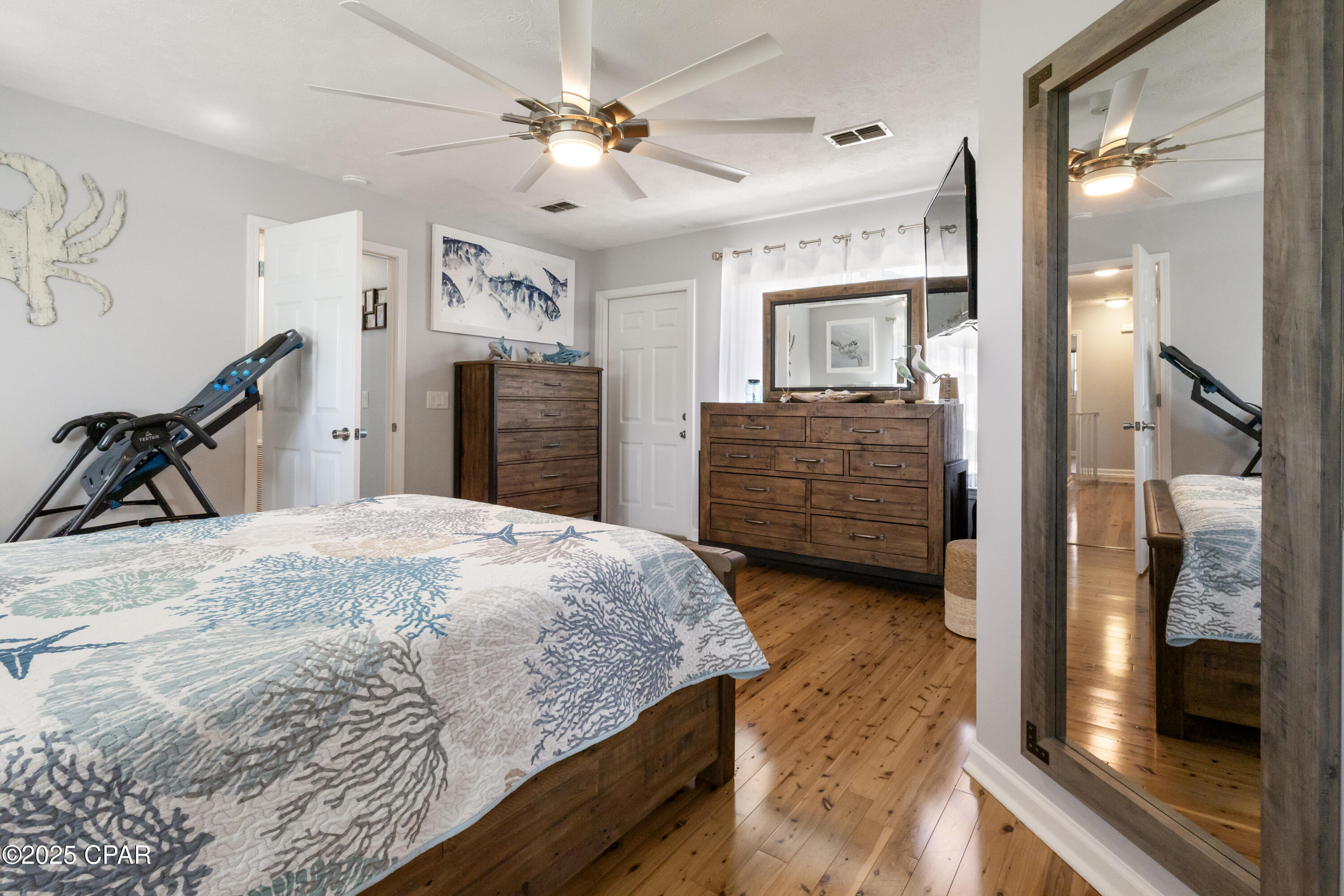 Listing photo id 35 for 7033 Benton Drive