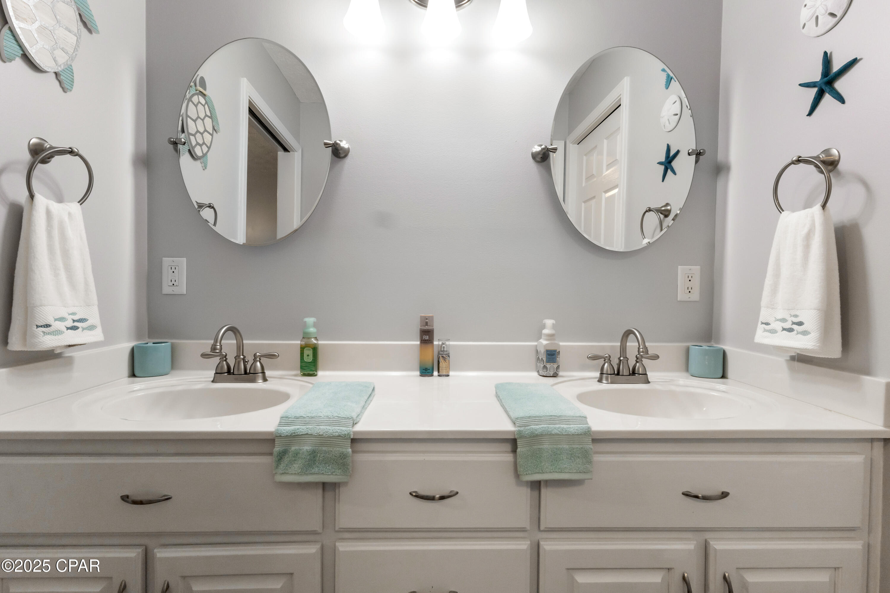 Listing photo id 39 for 7033 Benton Drive