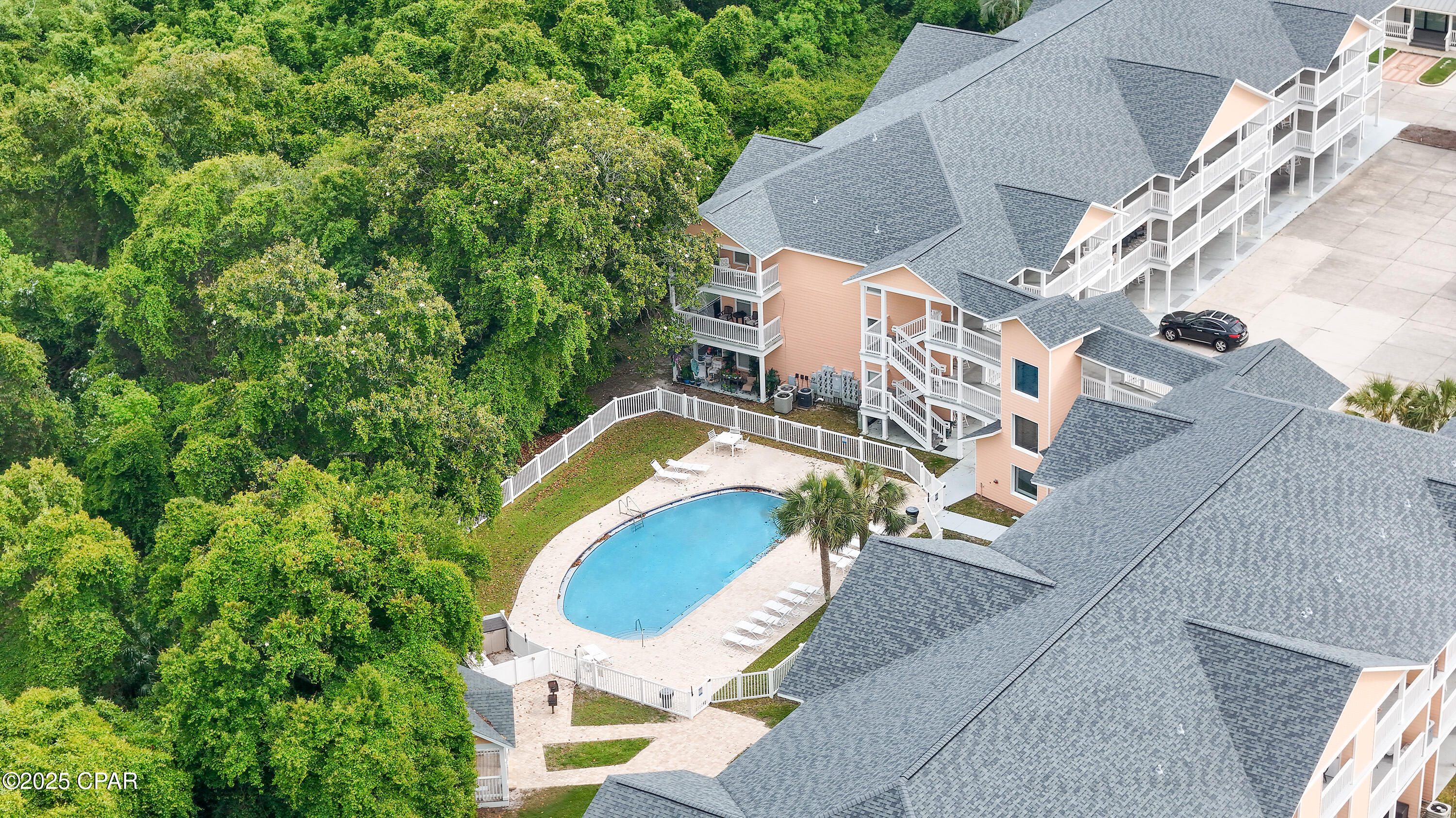 Image 2 For 17690 Front Beach  C204