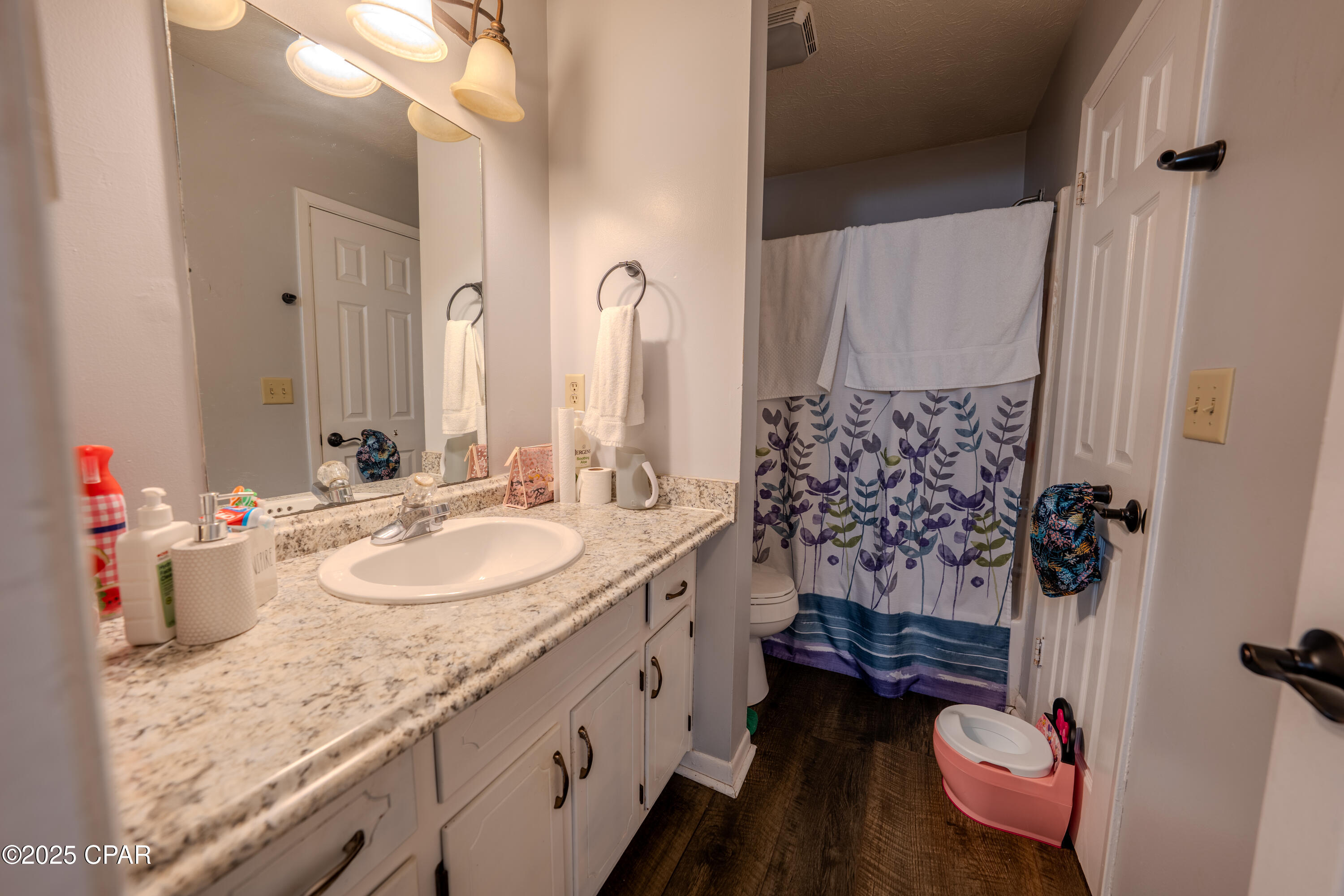 Image 3 For 816 Detroit Avenue 816