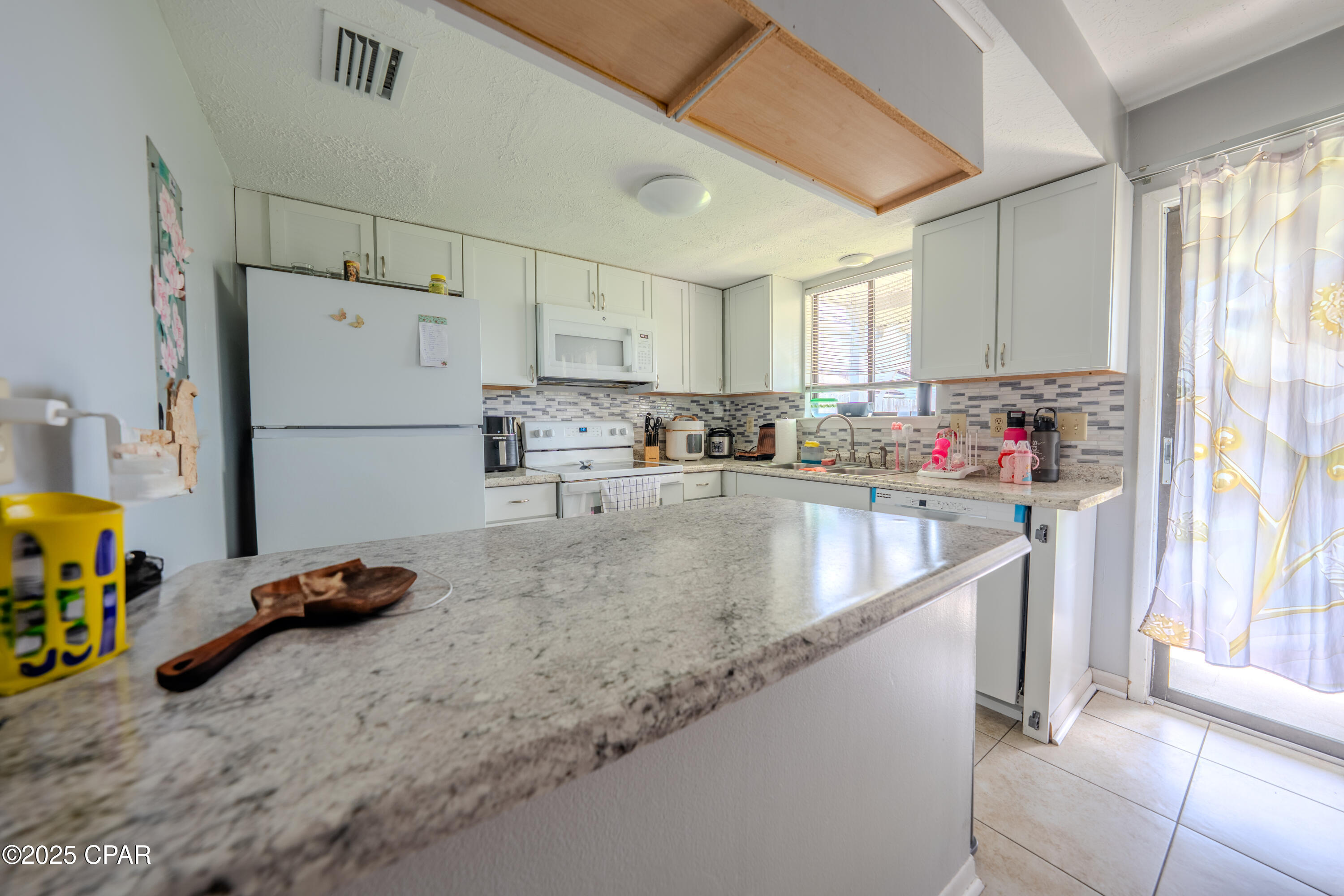 Image 6 For 816 Detroit Avenue 816