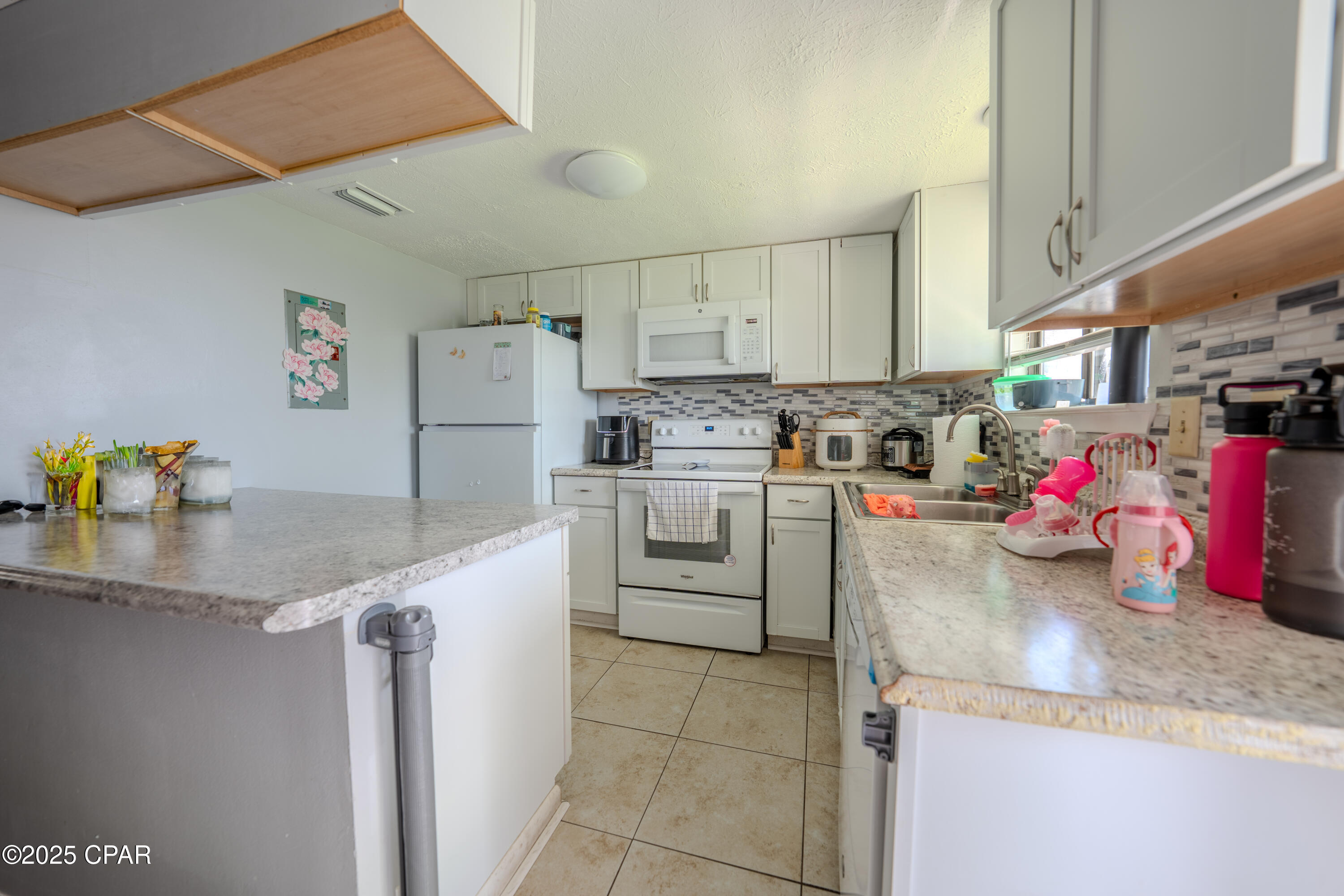 Image 7 For 816 Detroit Avenue 816