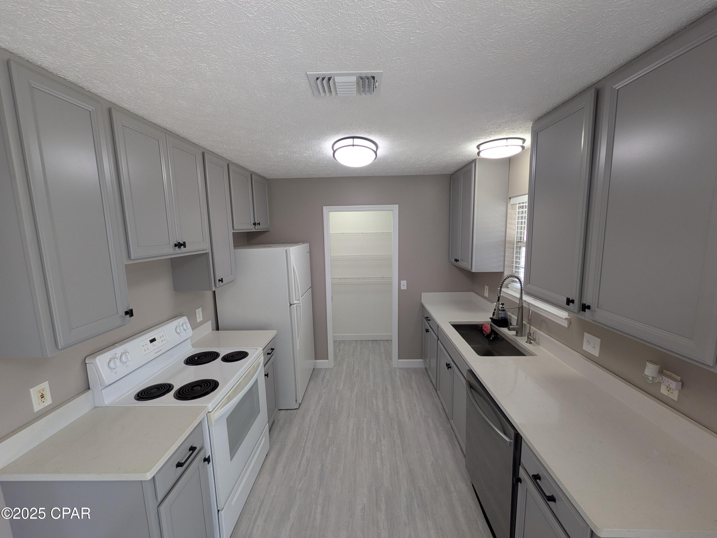 Image 12 For 13211 Fernwood Place