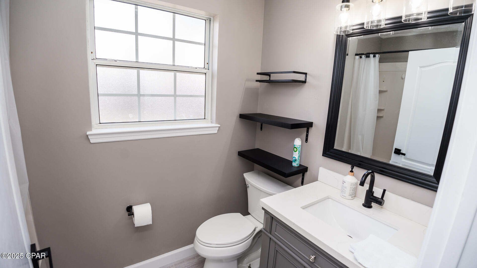 Image 23 For 13211 Fernwood Place