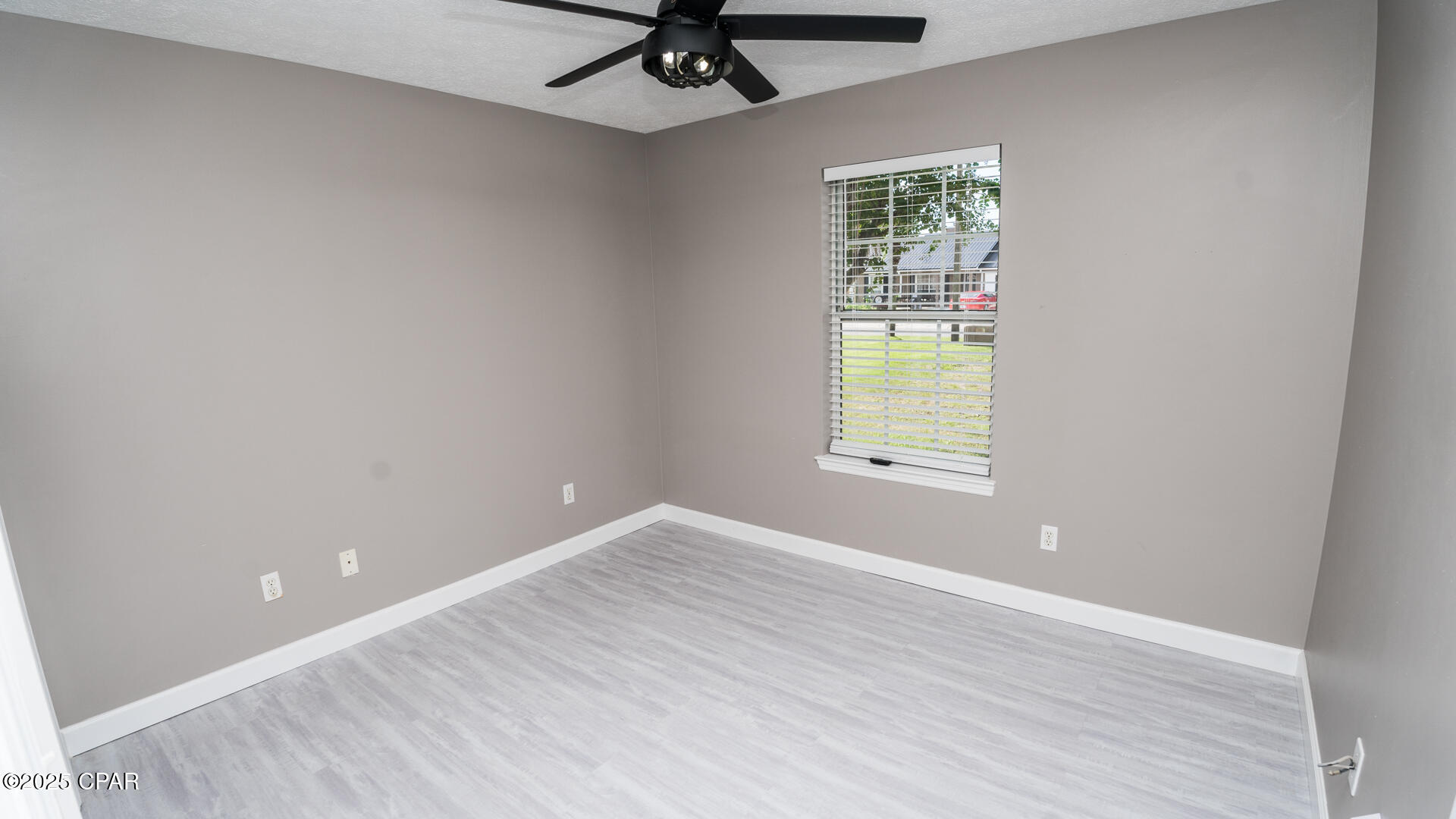 Image 30 For 13211 Fernwood Place