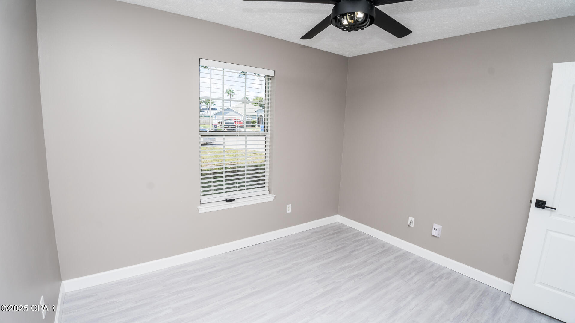 Image 31 For 13211 Fernwood Place