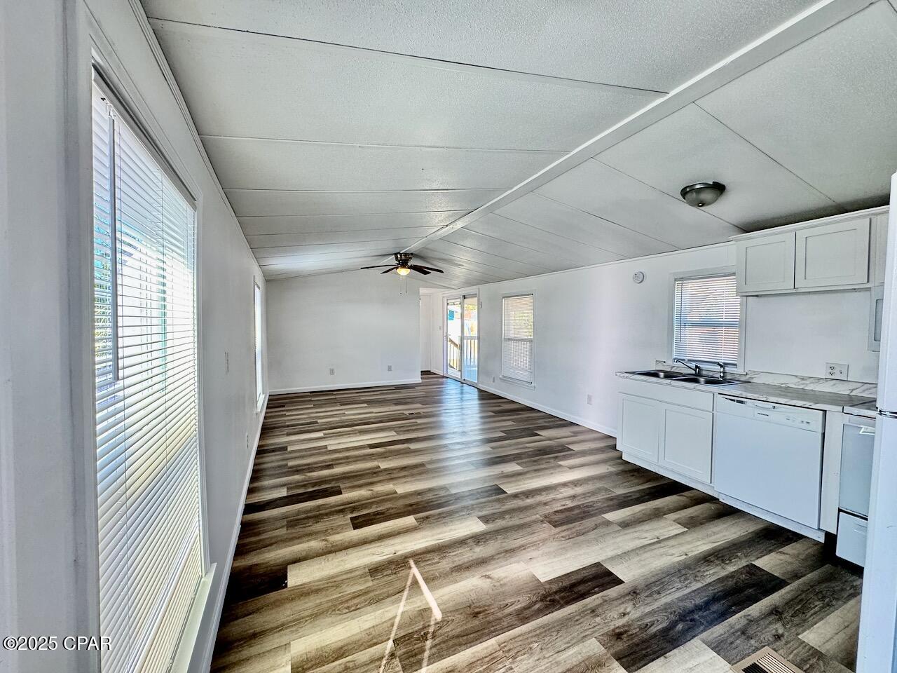 Image 11 For 325 Hibiscus Drive