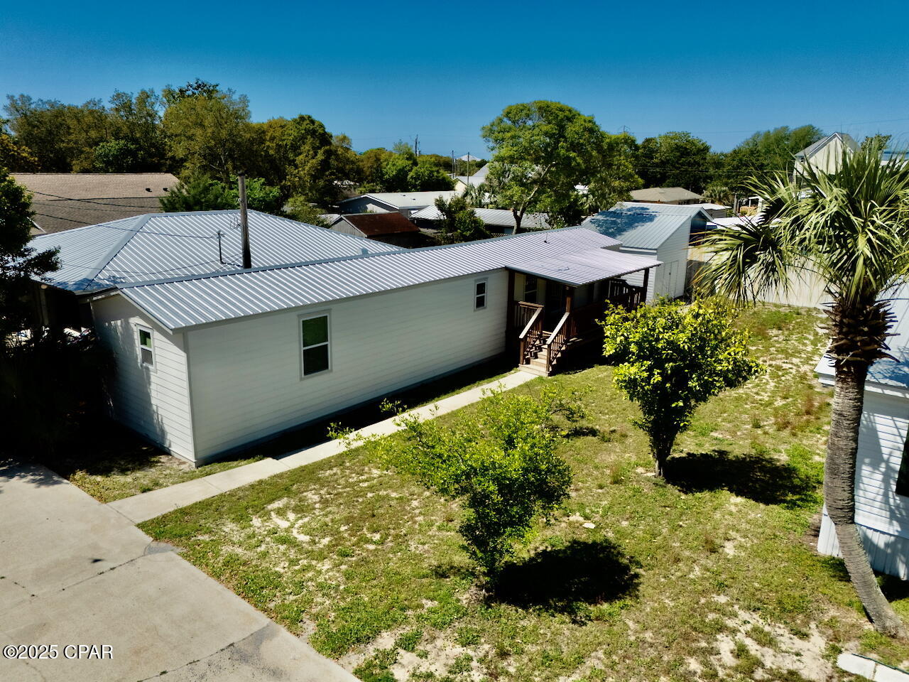 Image 15 For 325 Hibiscus Drive