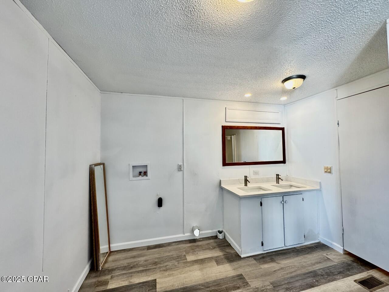 Image 15 For 329 Hibiscus Drive