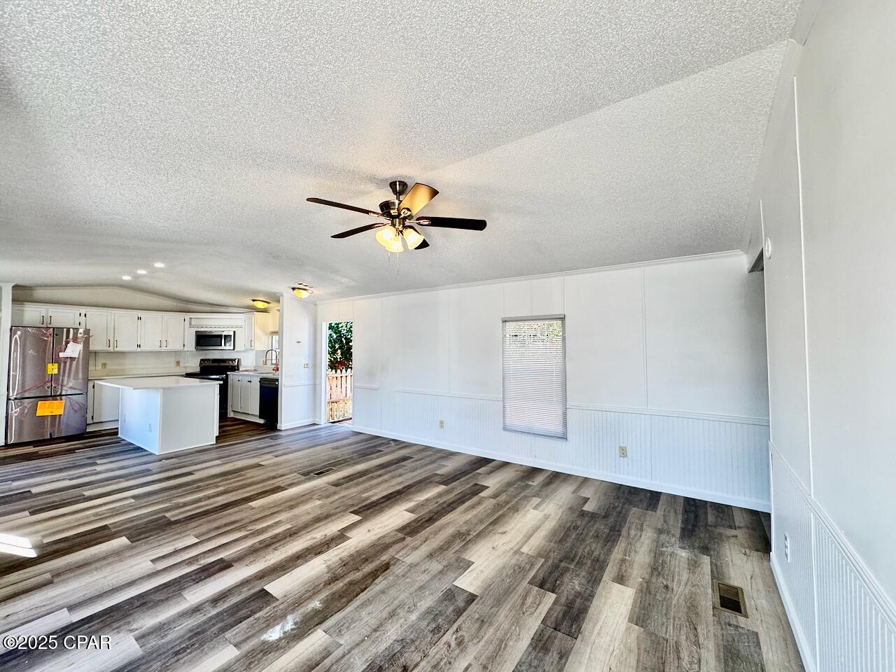 Image 4 For 329 Hibiscus Drive