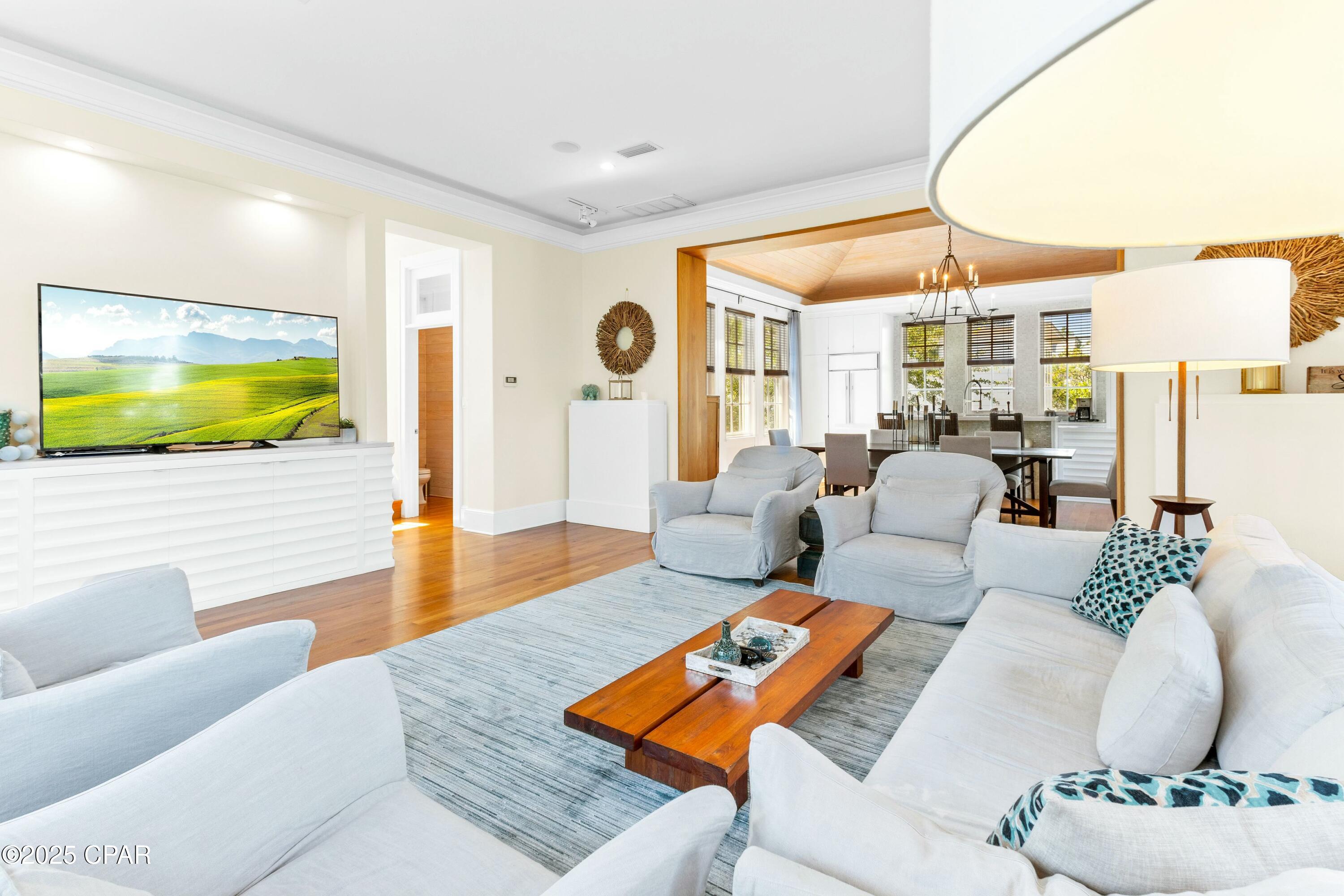 Listing photo id 11 for 239 Sand Oaks Circle