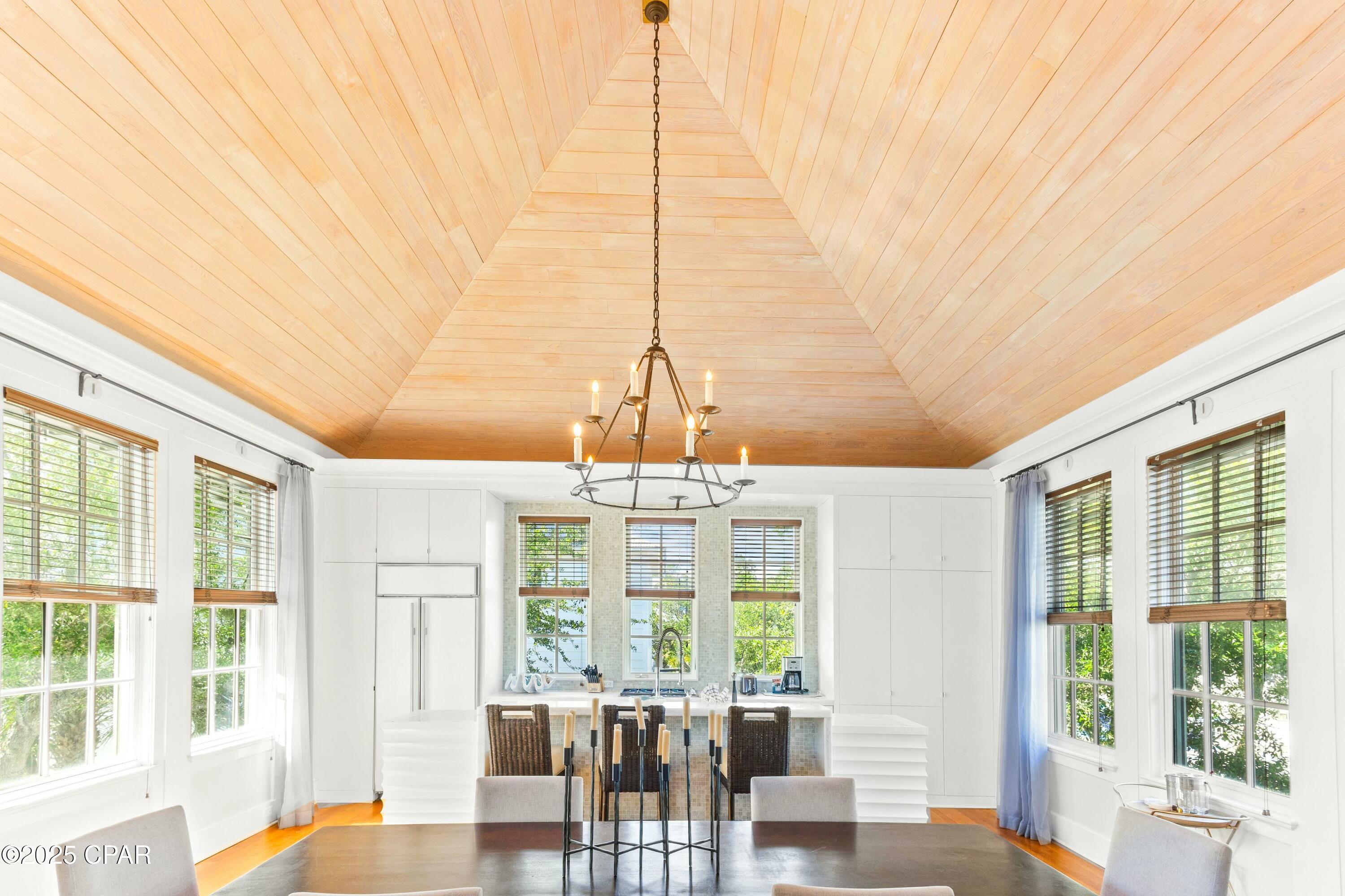 Listing photo id 14 for 239 Sand Oaks Circle