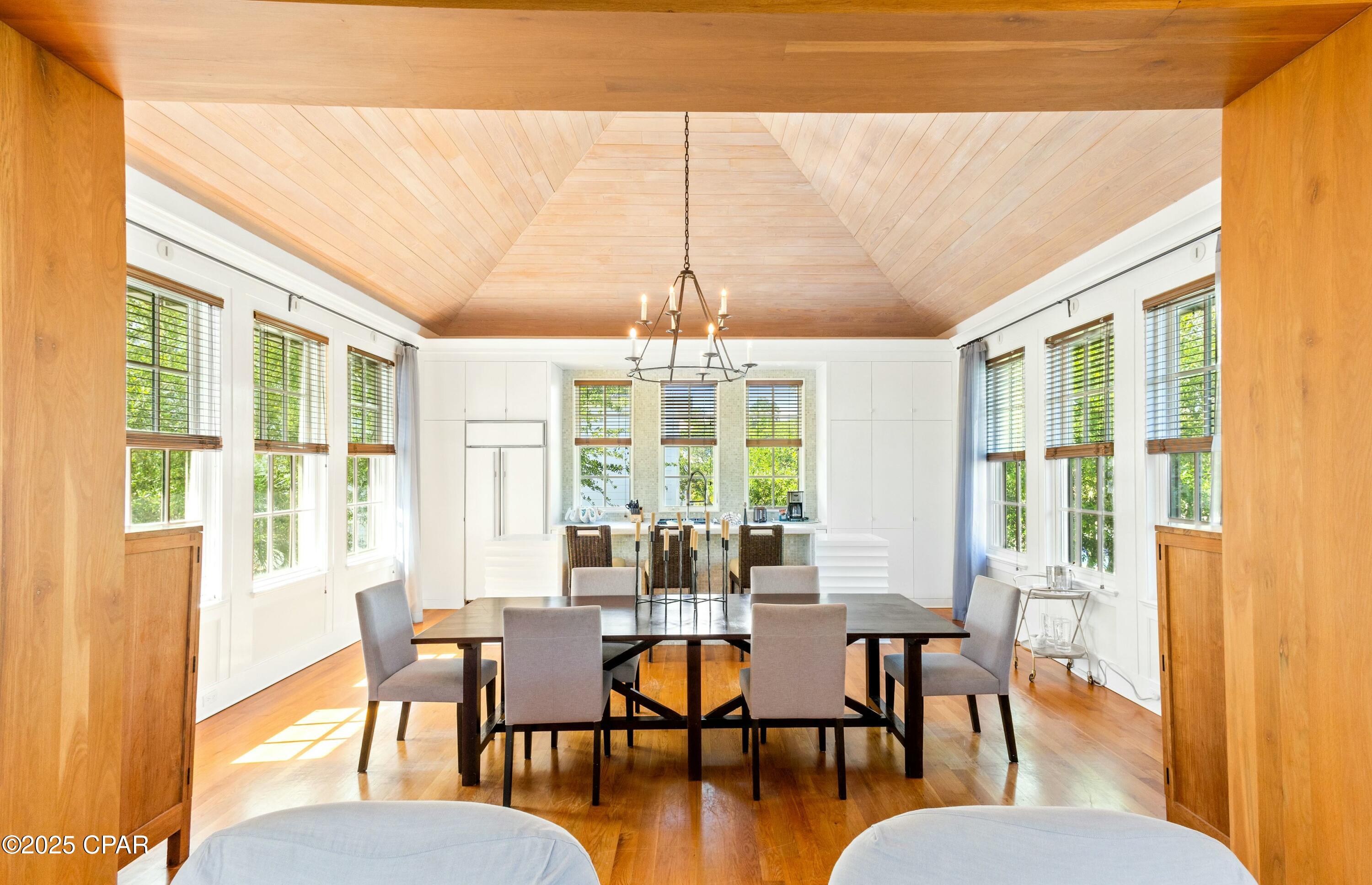 Listing photo id 15 for 239 Sand Oaks Circle