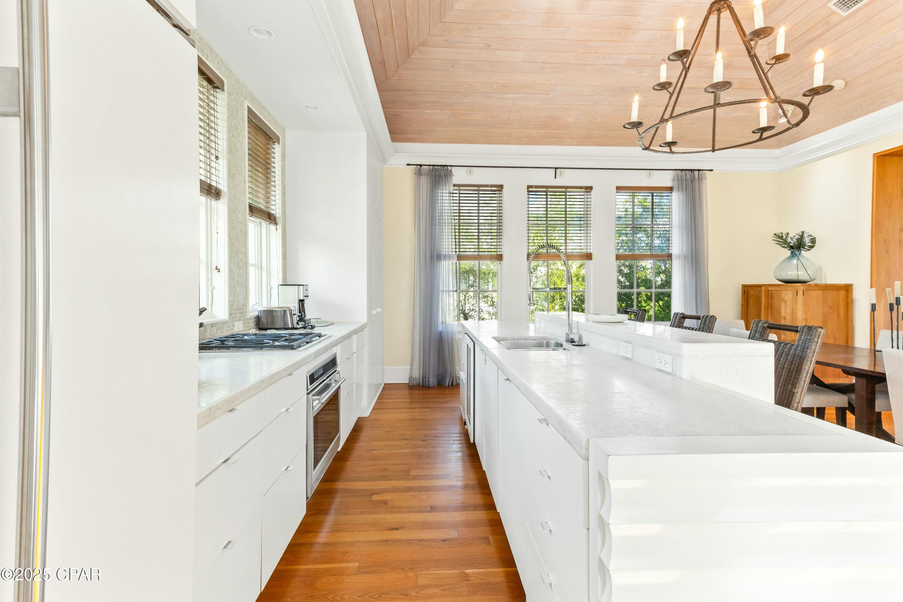 Listing photo id 18 for 239 Sand Oaks Circle