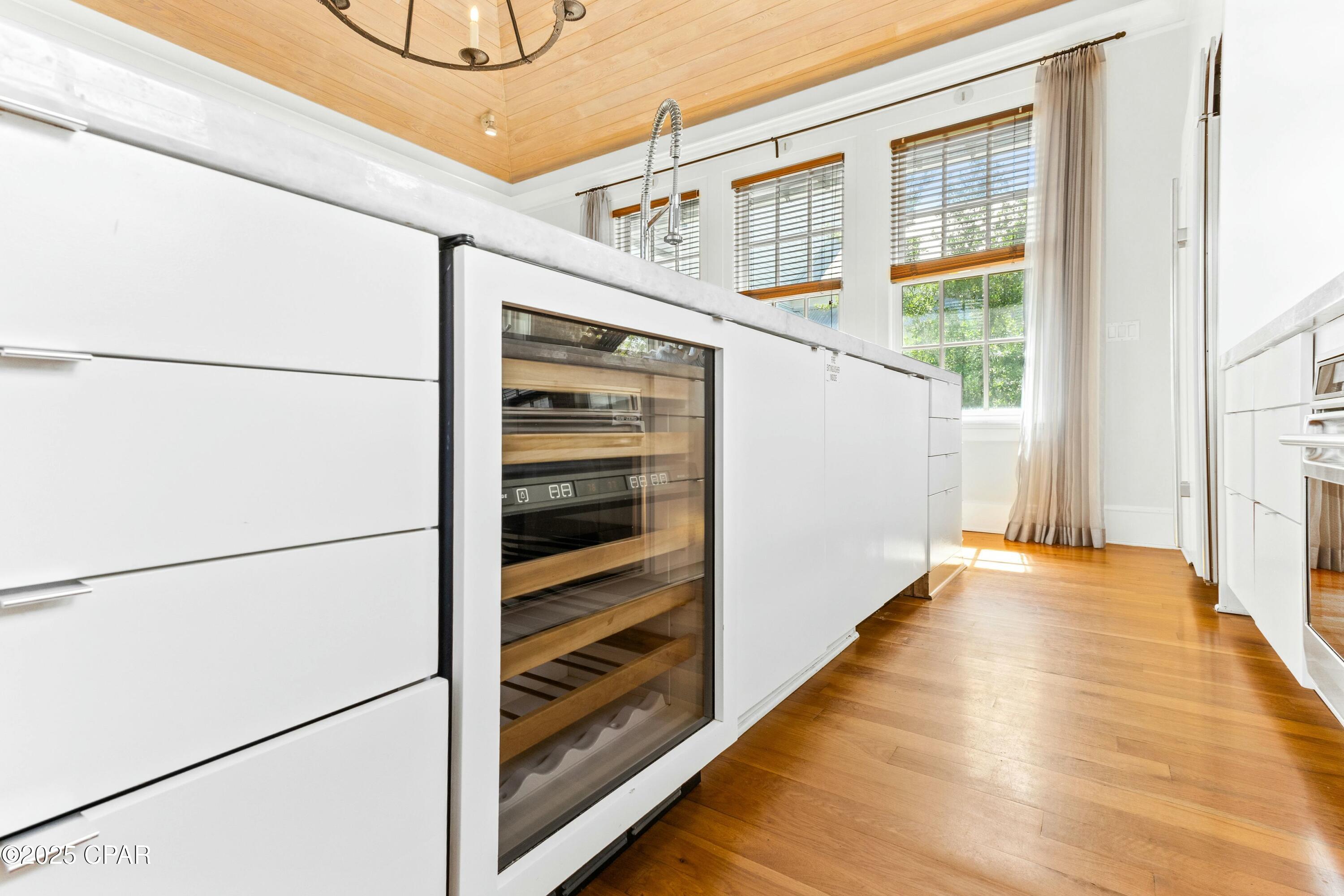 Listing photo id 20 for 239 Sand Oaks Circle