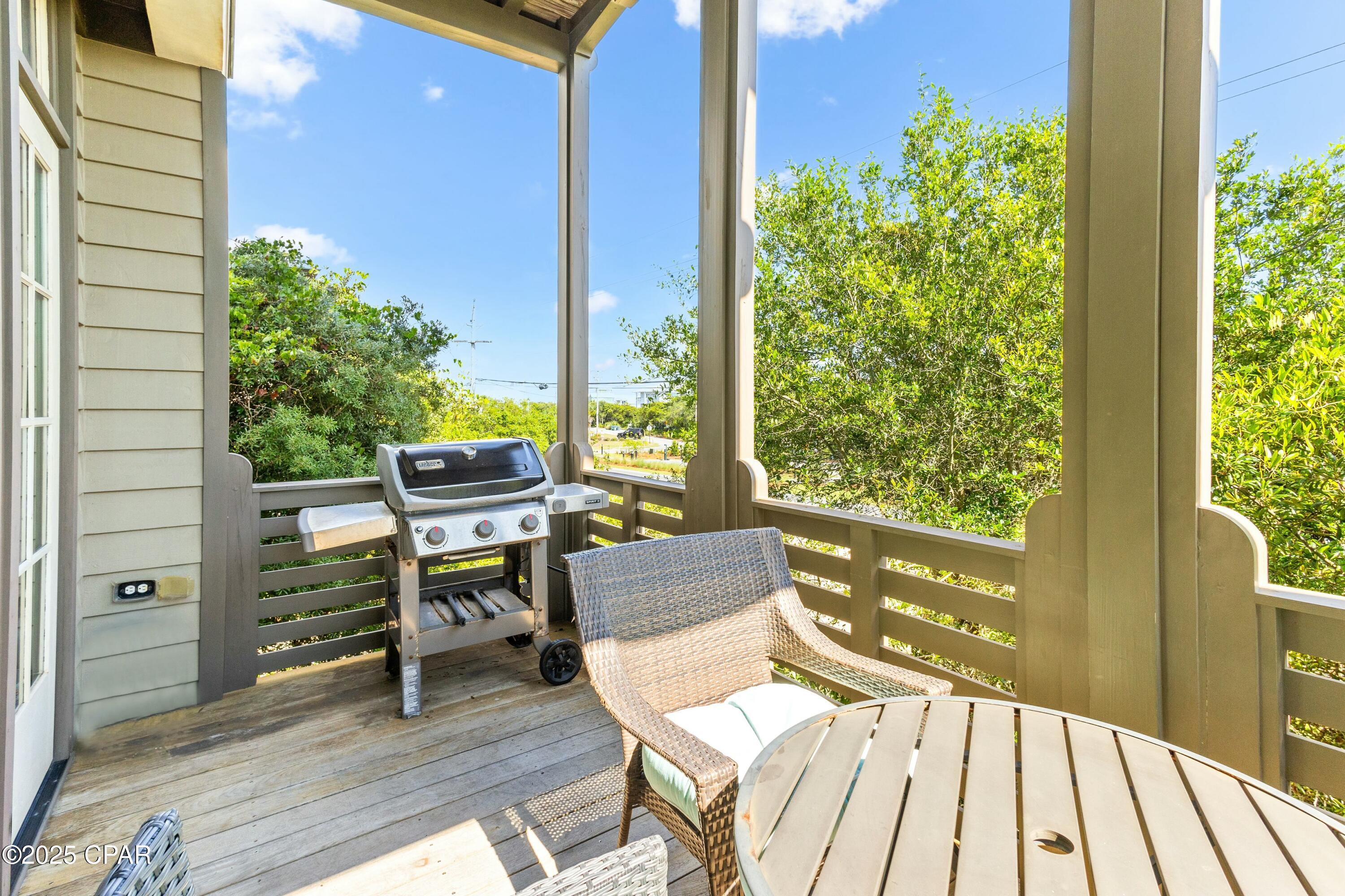 Listing photo id 25 for 239 Sand Oaks Circle