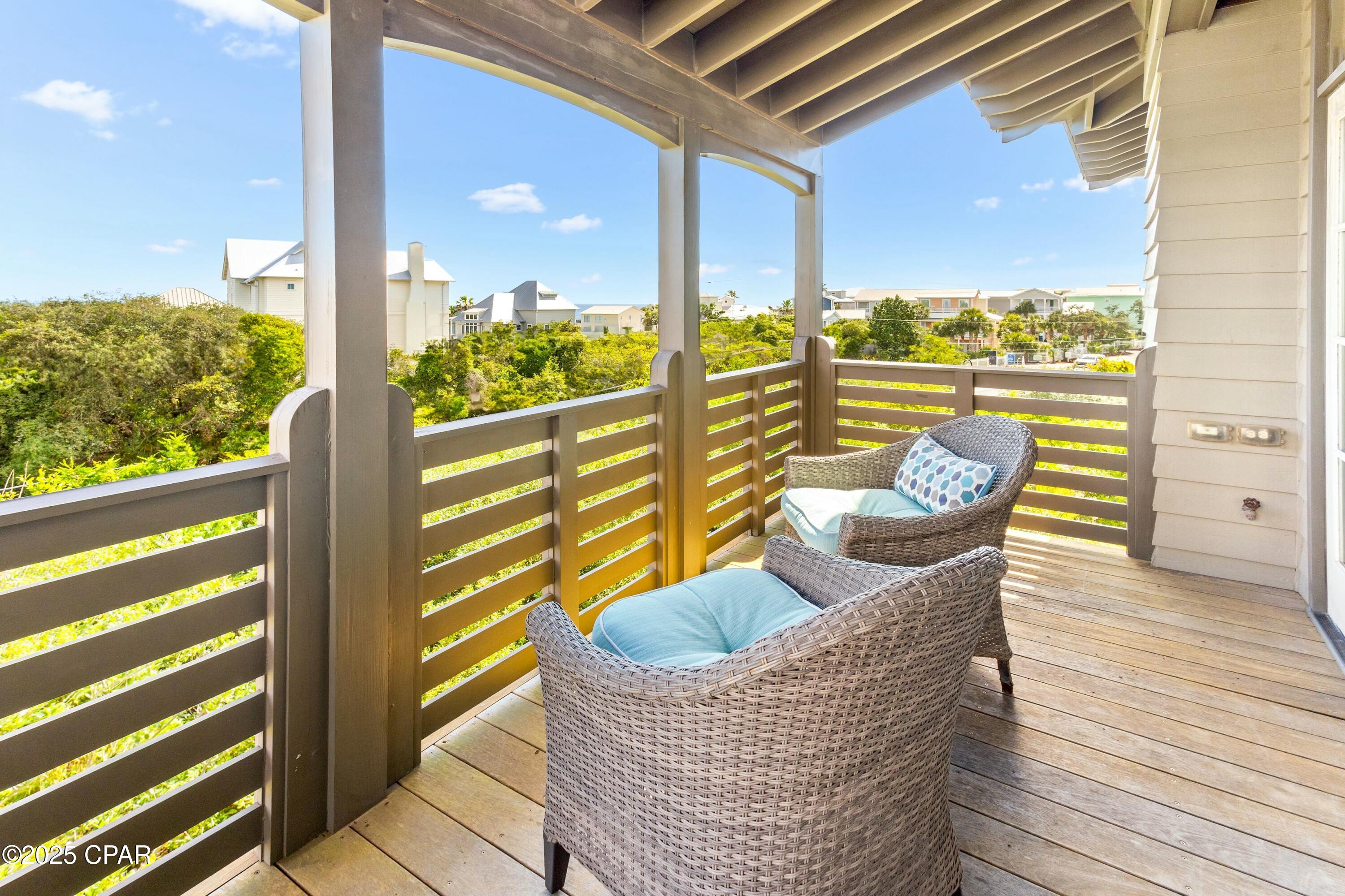 Listing photo id 29 for 239 Sand Oaks Circle