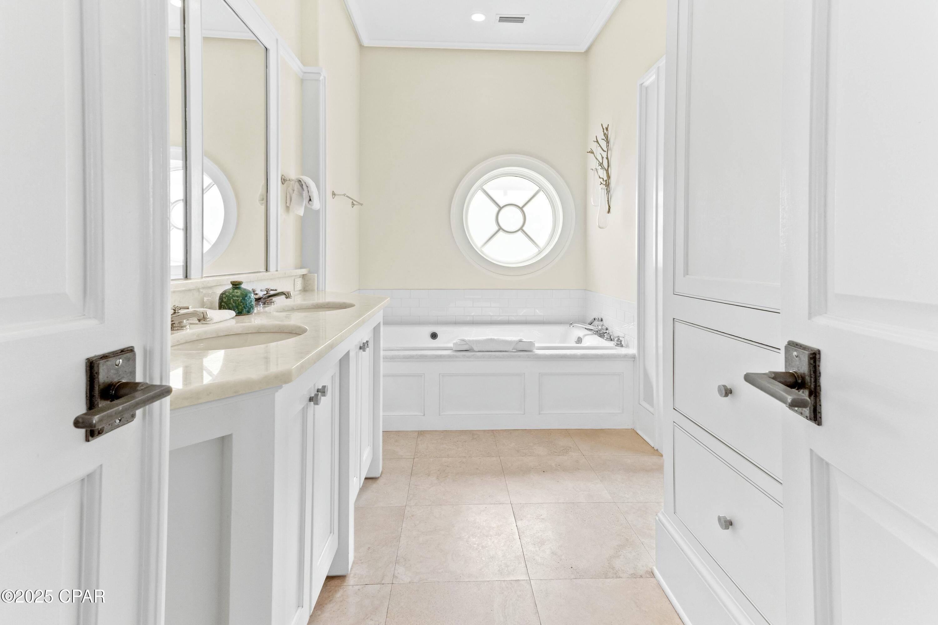 Listing photo id 31 for 239 Sand Oaks Circle