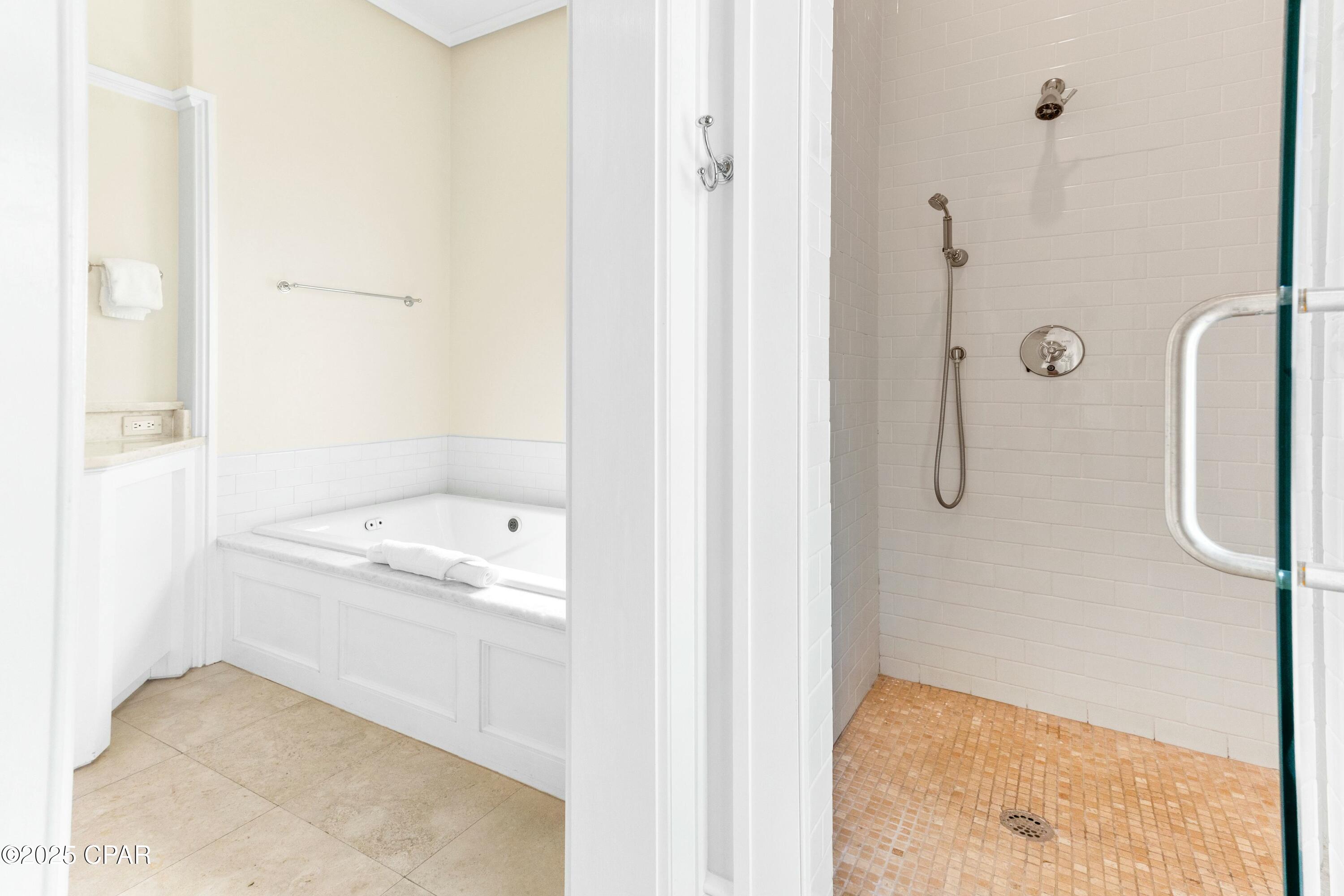 Listing photo id 33 for 239 Sand Oaks Circle