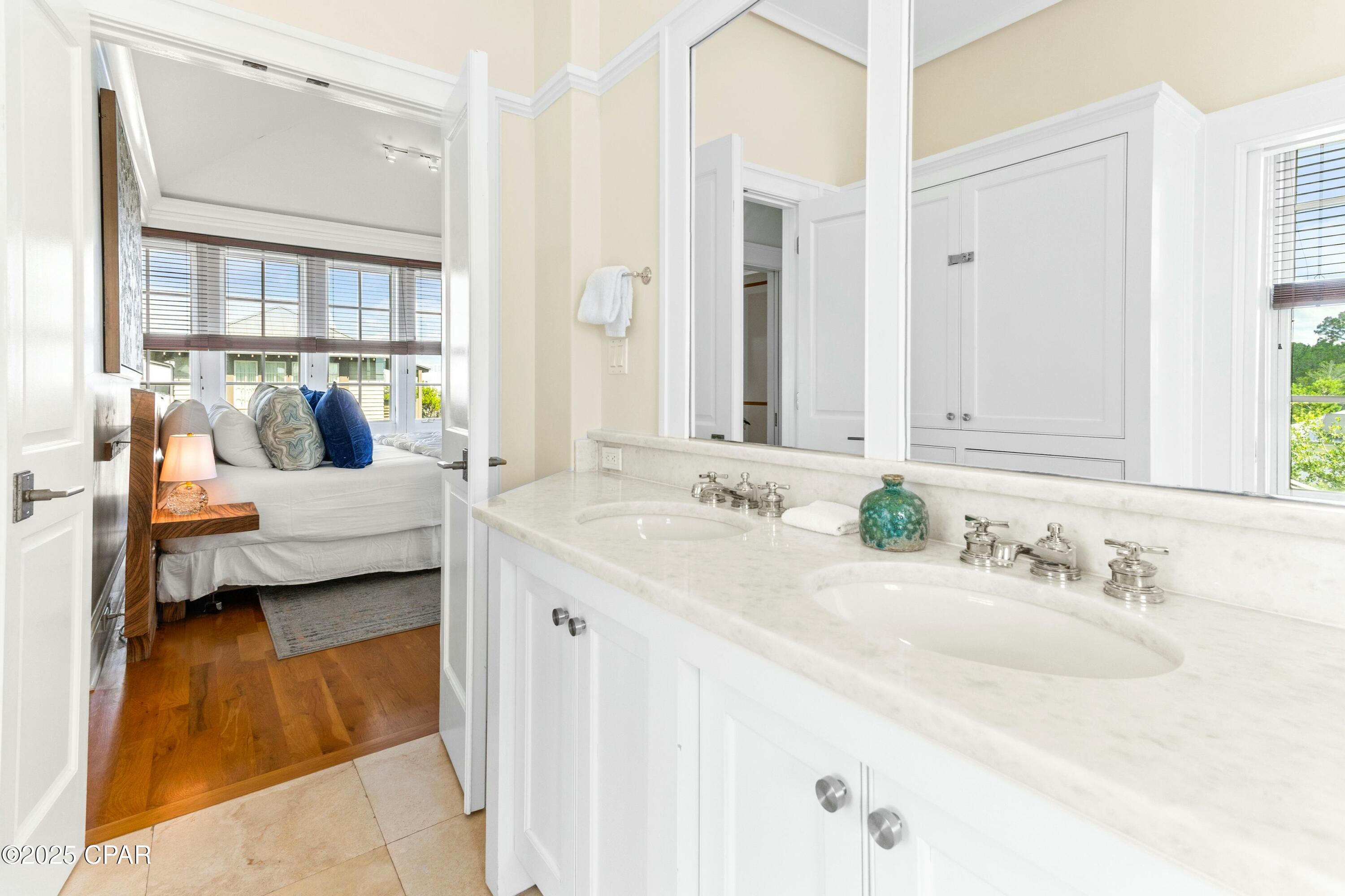 Listing photo id 35 for 239 Sand Oaks Circle