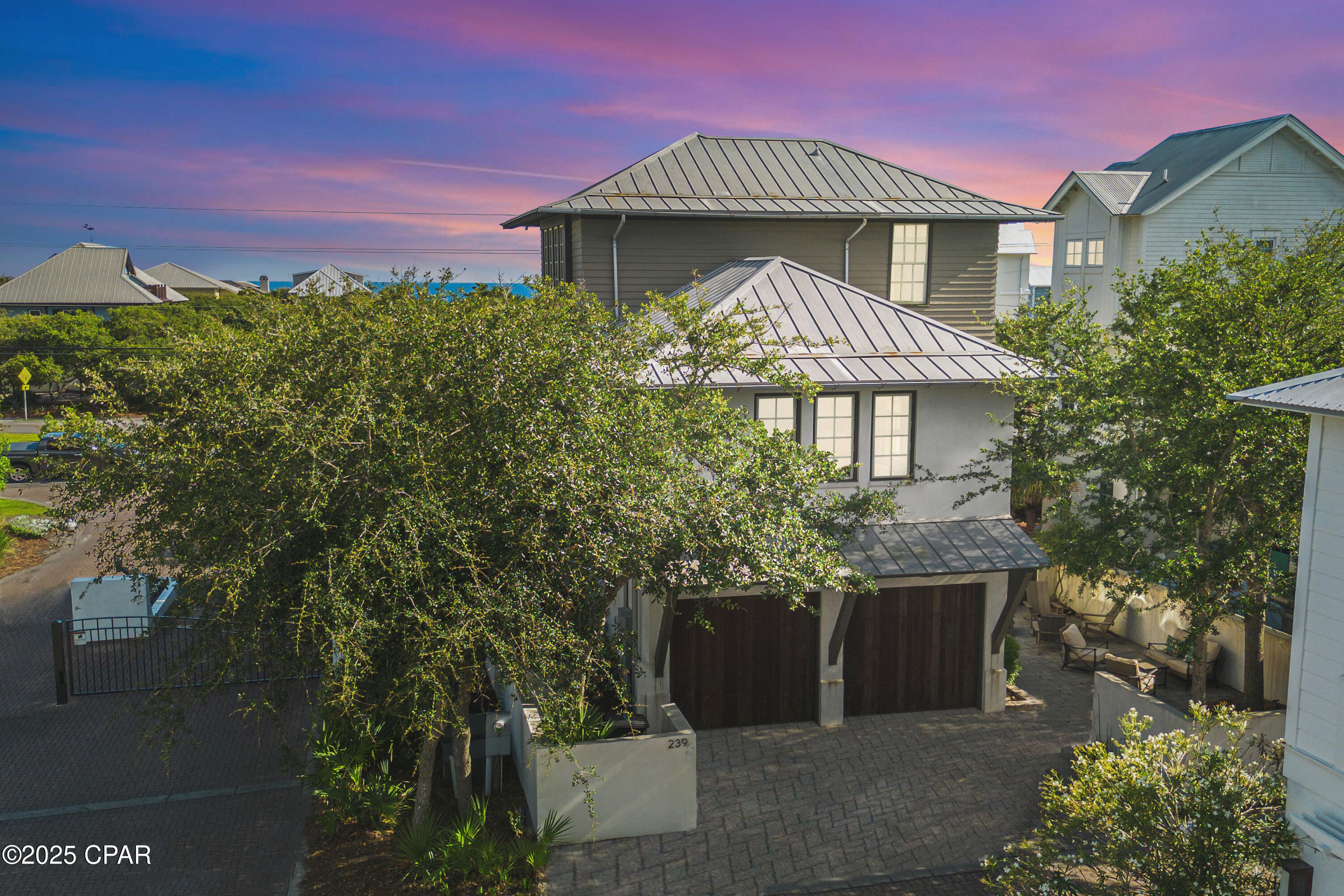 Listing photo id 5 for 239 Sand Oaks Circle