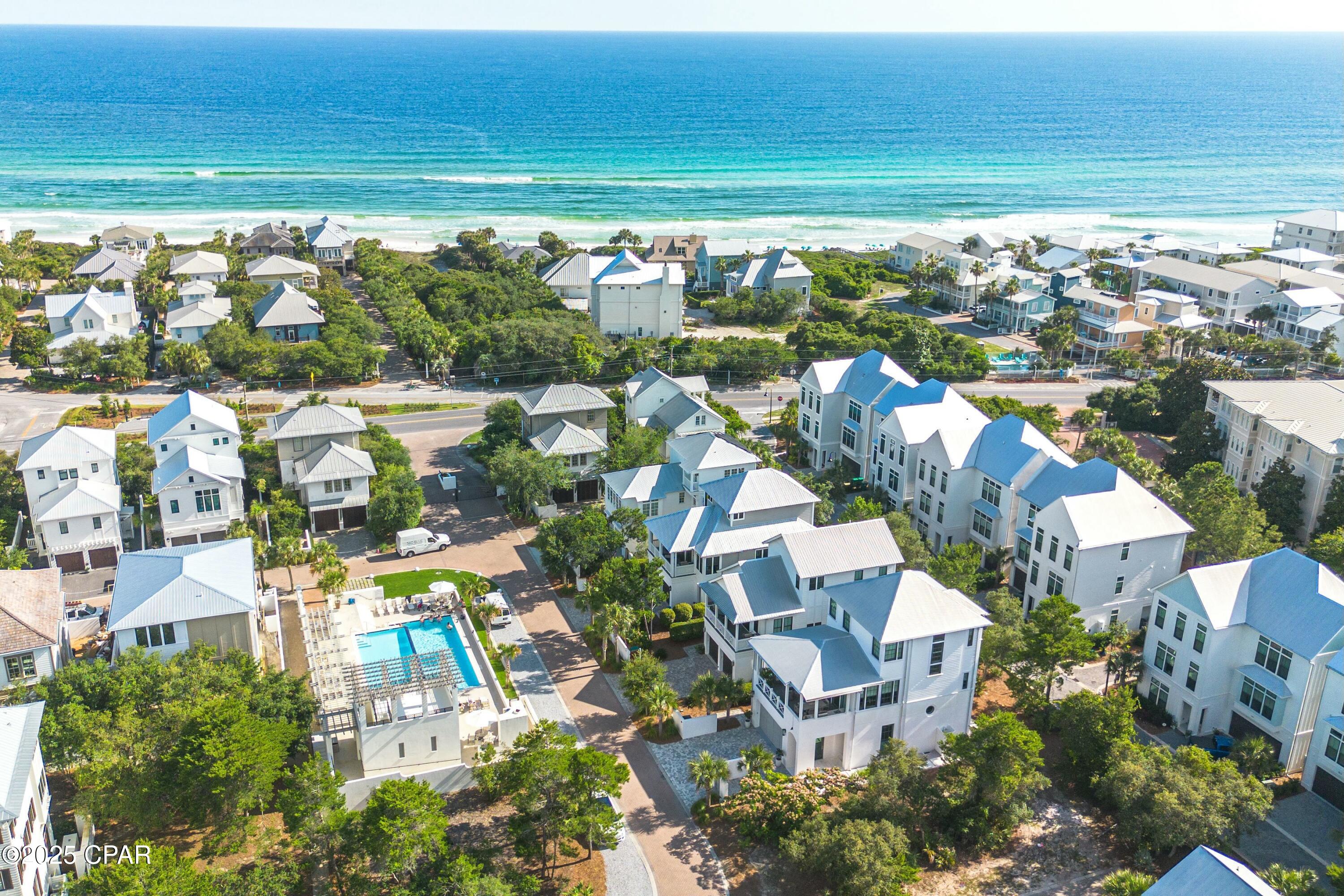 Listing photo id 6 for 239 Sand Oaks Circle