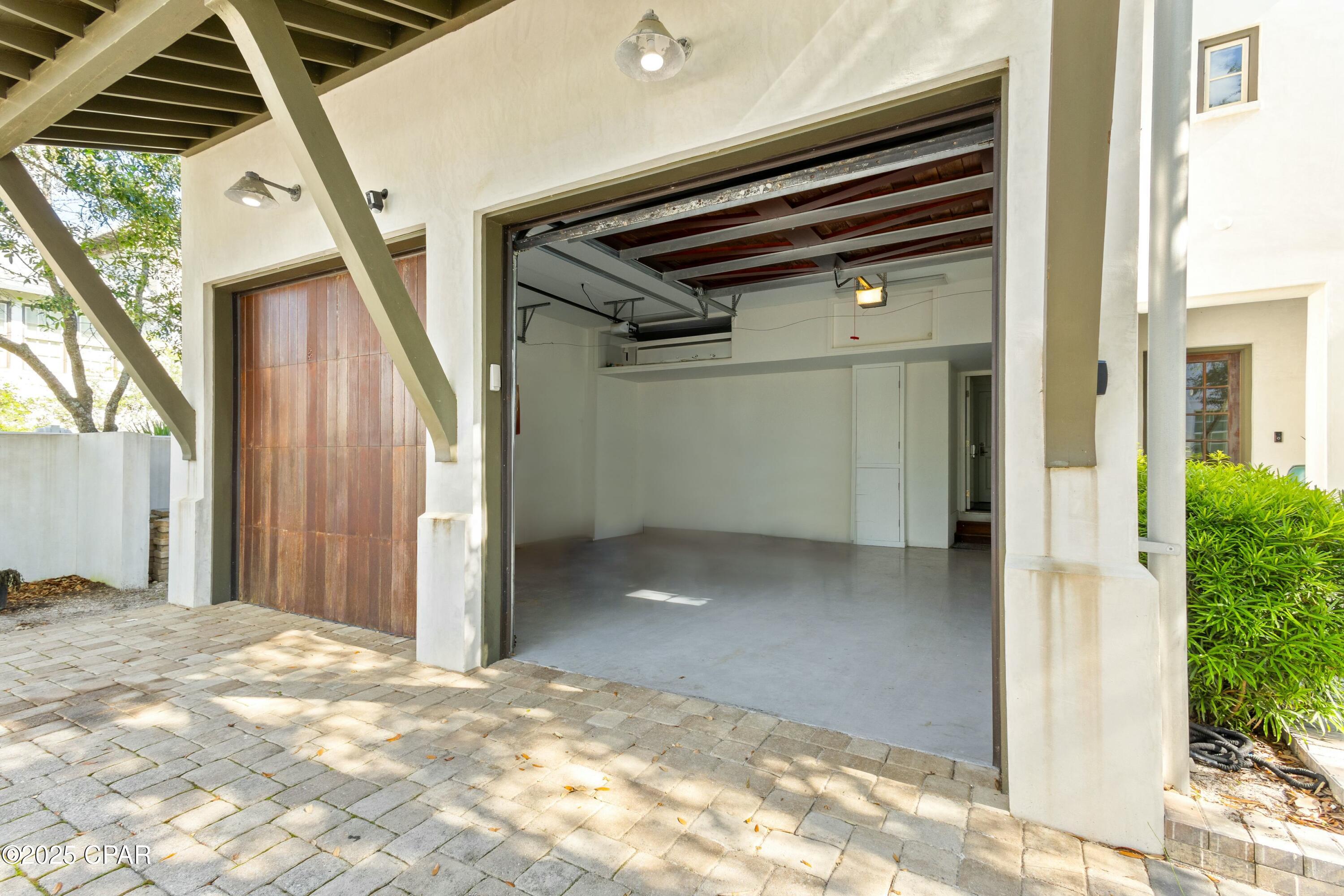 Listing photo id 65 for 239 Sand Oaks Circle