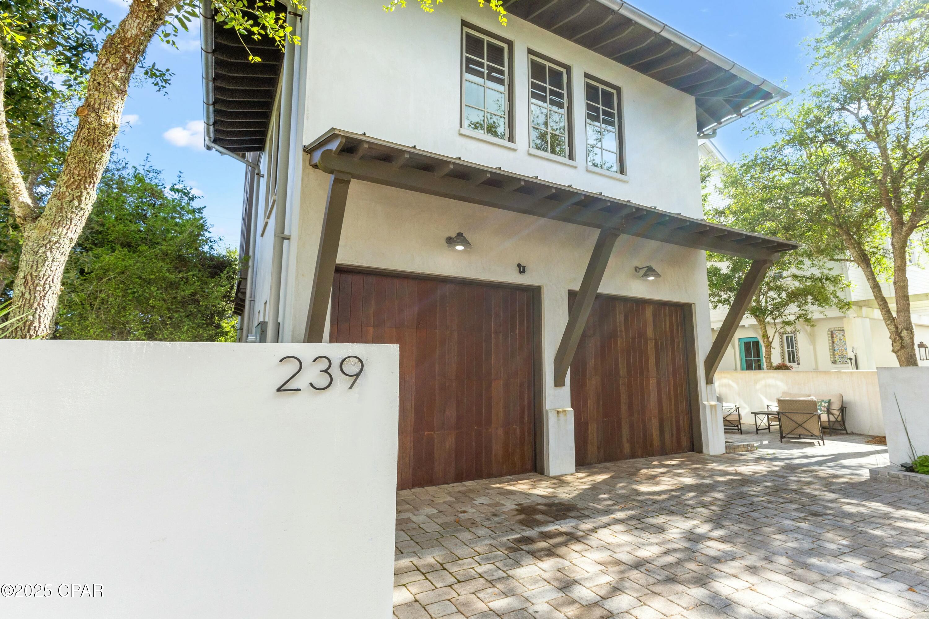 Listing photo id 7 for 239 Sand Oaks Circle