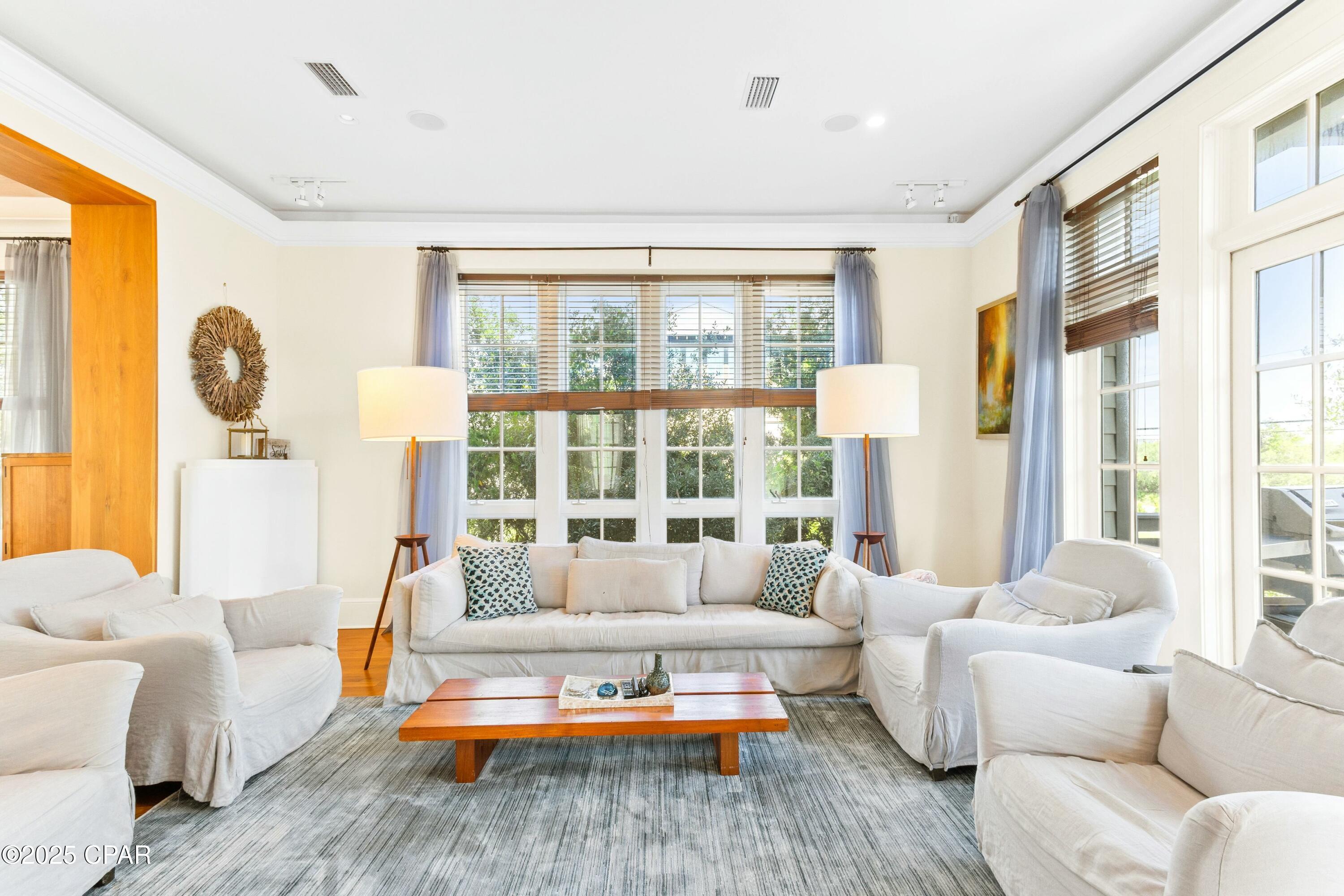 Listing photo id 9 for 239 Sand Oaks Circle