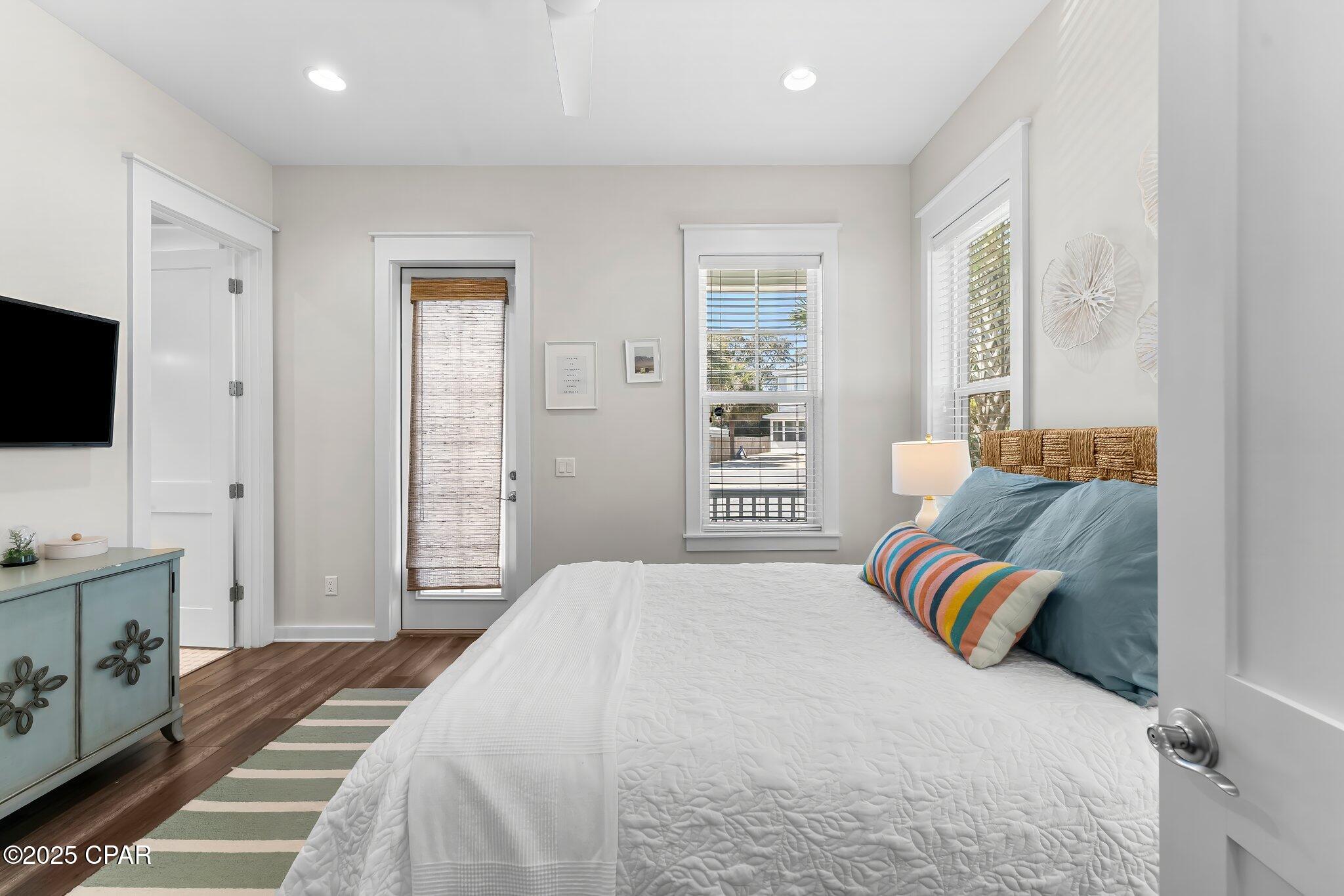 Image 14 For 217 Sands Street Street