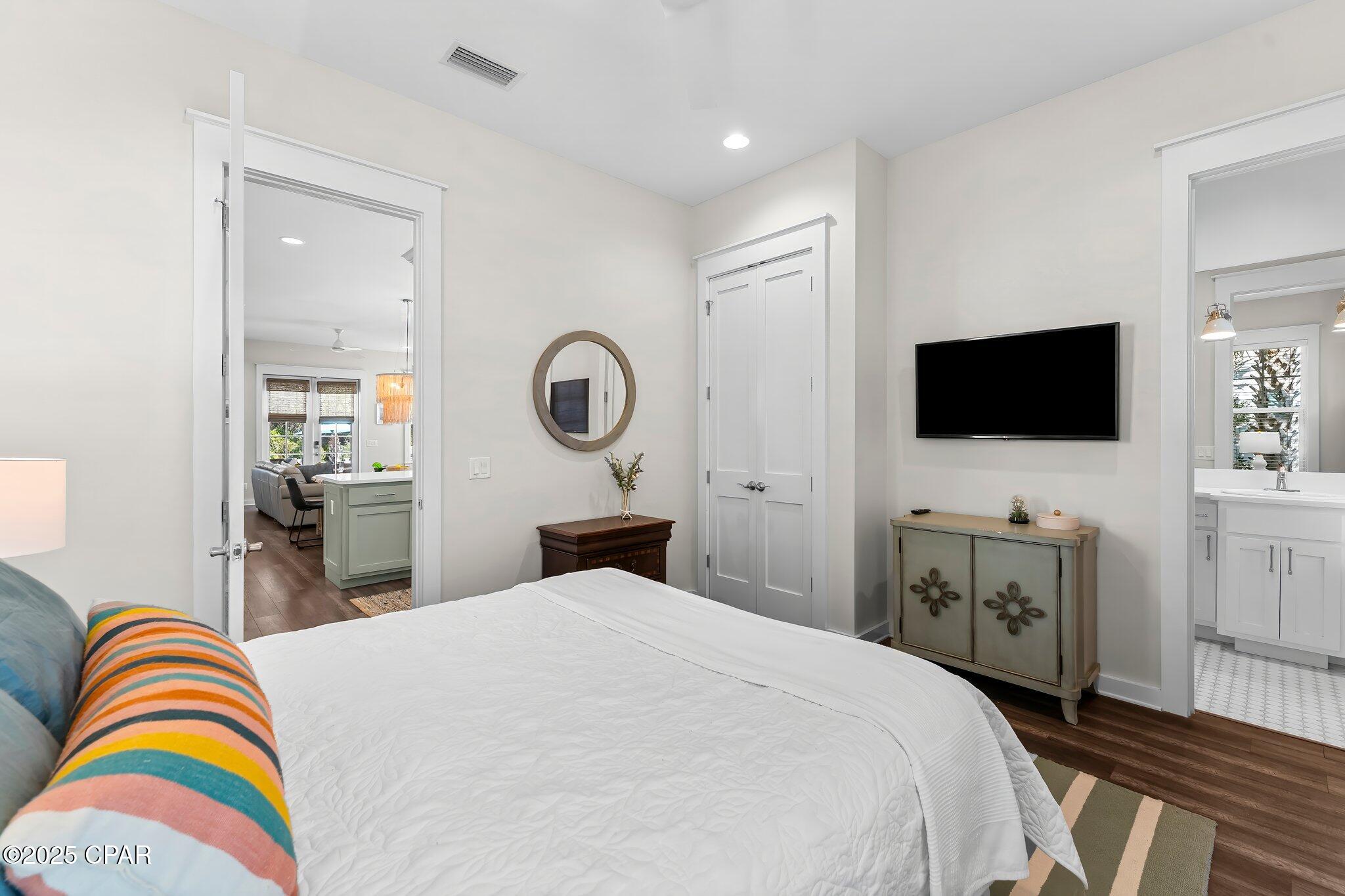 Image 16 For 217 Sands Street Street