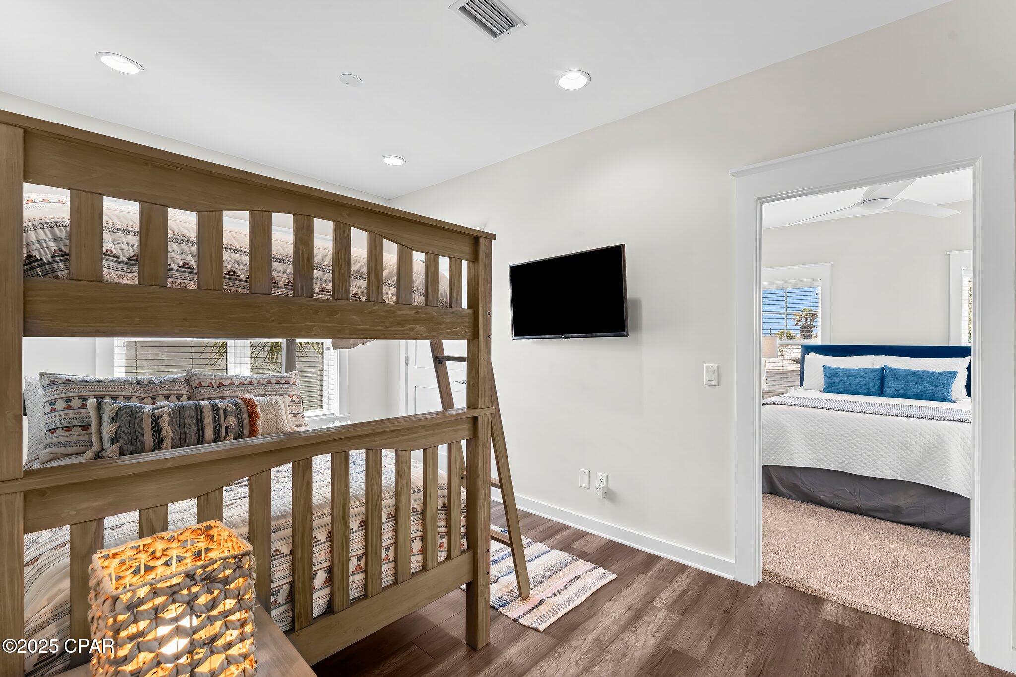 Image 26 For 217 Sands Street Street