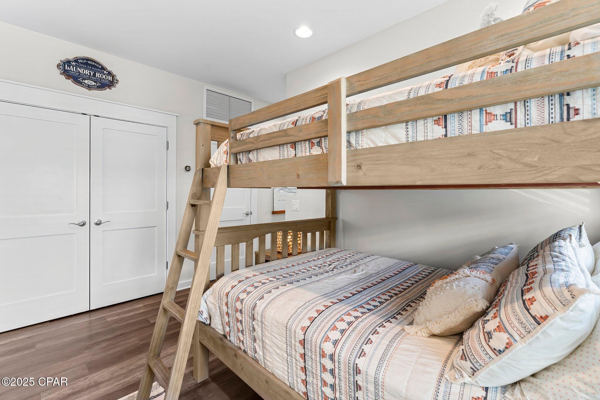 Image 28 For 217 Sands Street Street